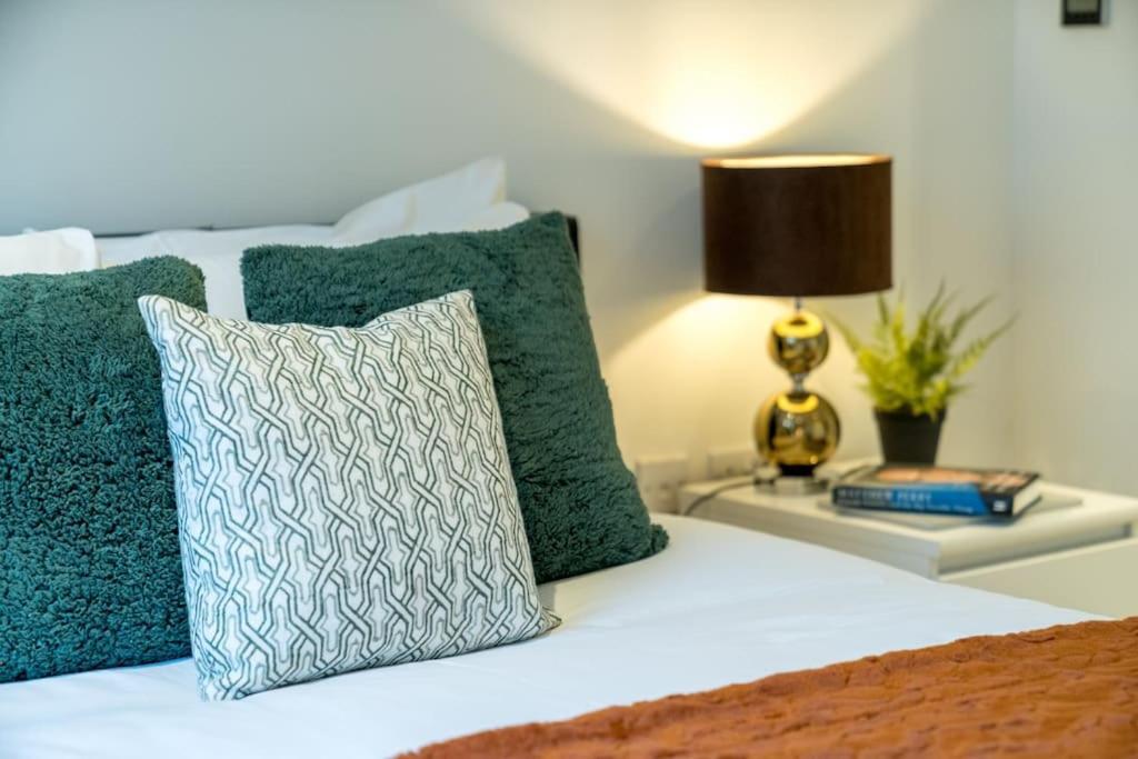 Apartment Luxury Kew Bridge Balcony Free Parking *