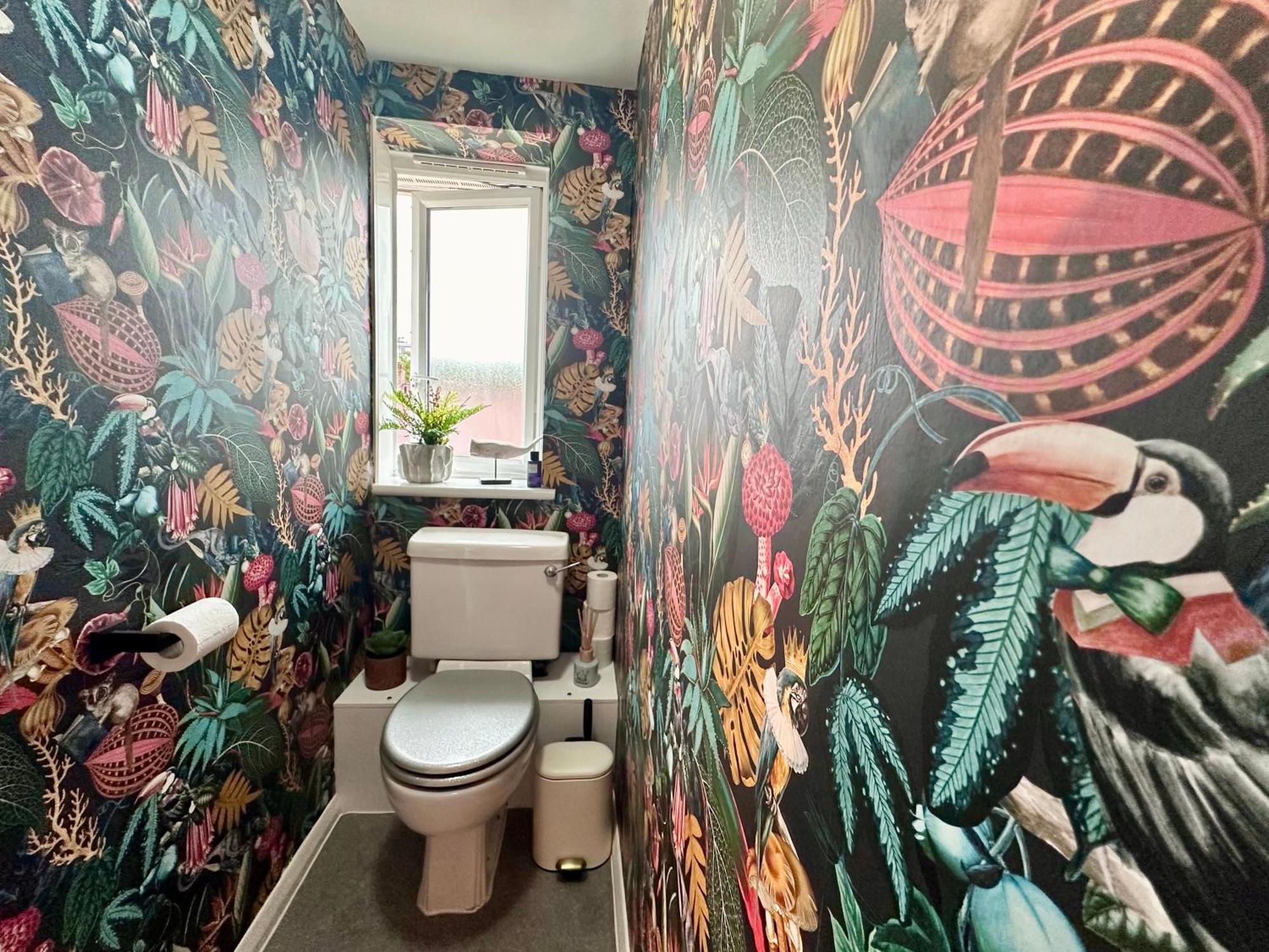 Spacious, Stylish Close To Transport Apartment London