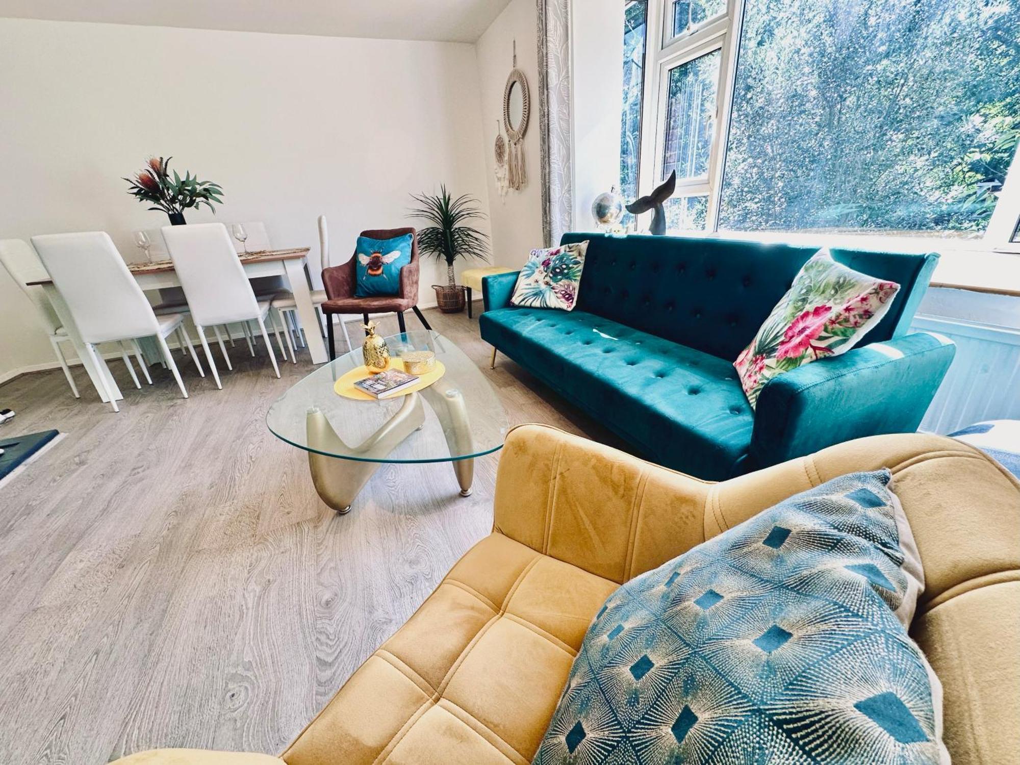 Apartment Spacious, Stylish Close To Transport *