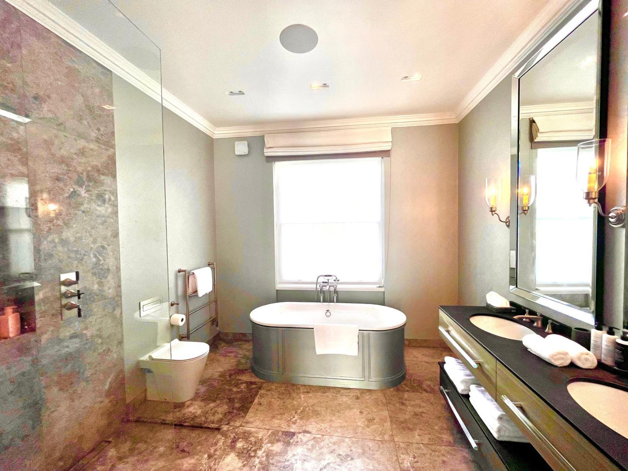 Luxury 4 Bedrooms 5 Baths 2 Receptions Family House With Garden Chelsea Villa Londres