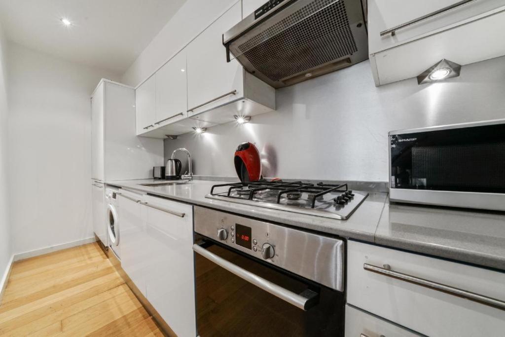 Modern 1 Bed Camberwell Denmark Hill Excellent Transport Links Apartment *