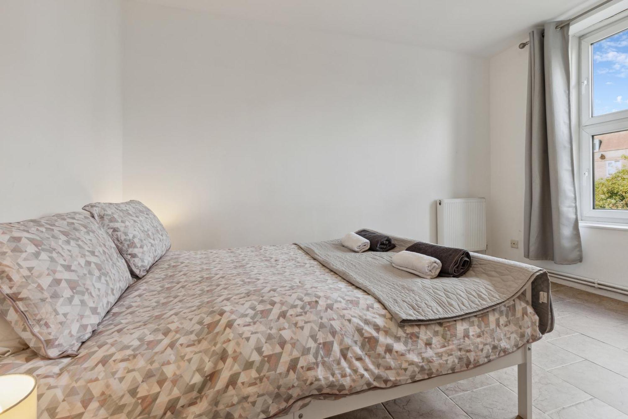Spacious 3 Bedroom Near Attractions * Londen