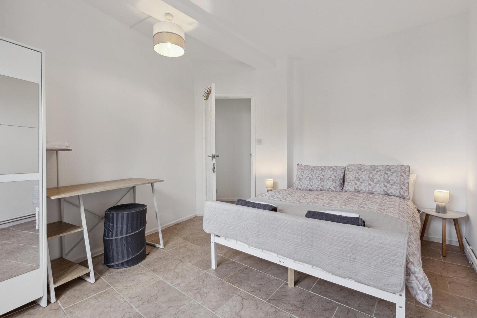 Spacious 3 Bedroom Near Attractions Appartement Londen
