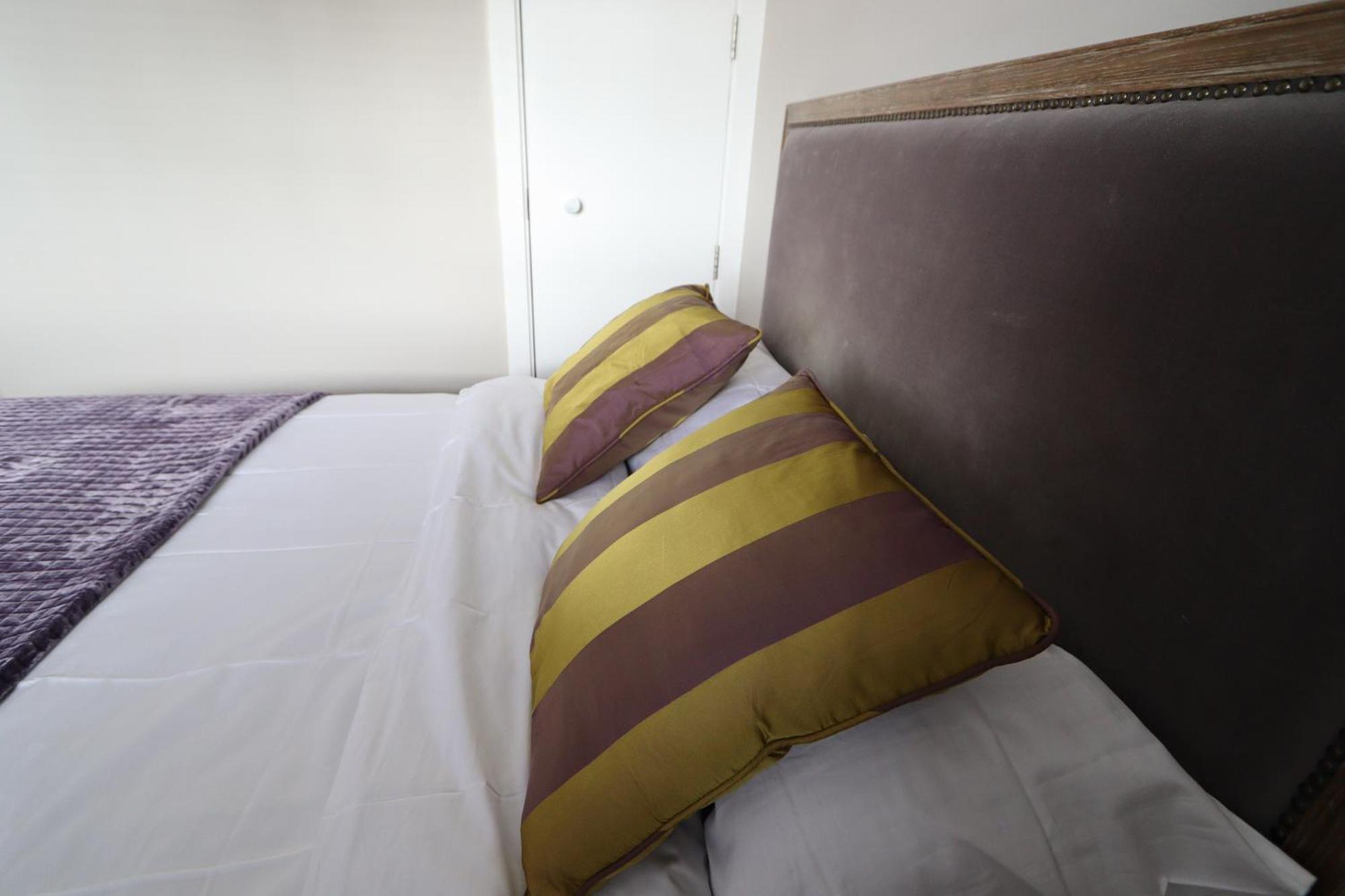 Town View Notting Hill Apartment