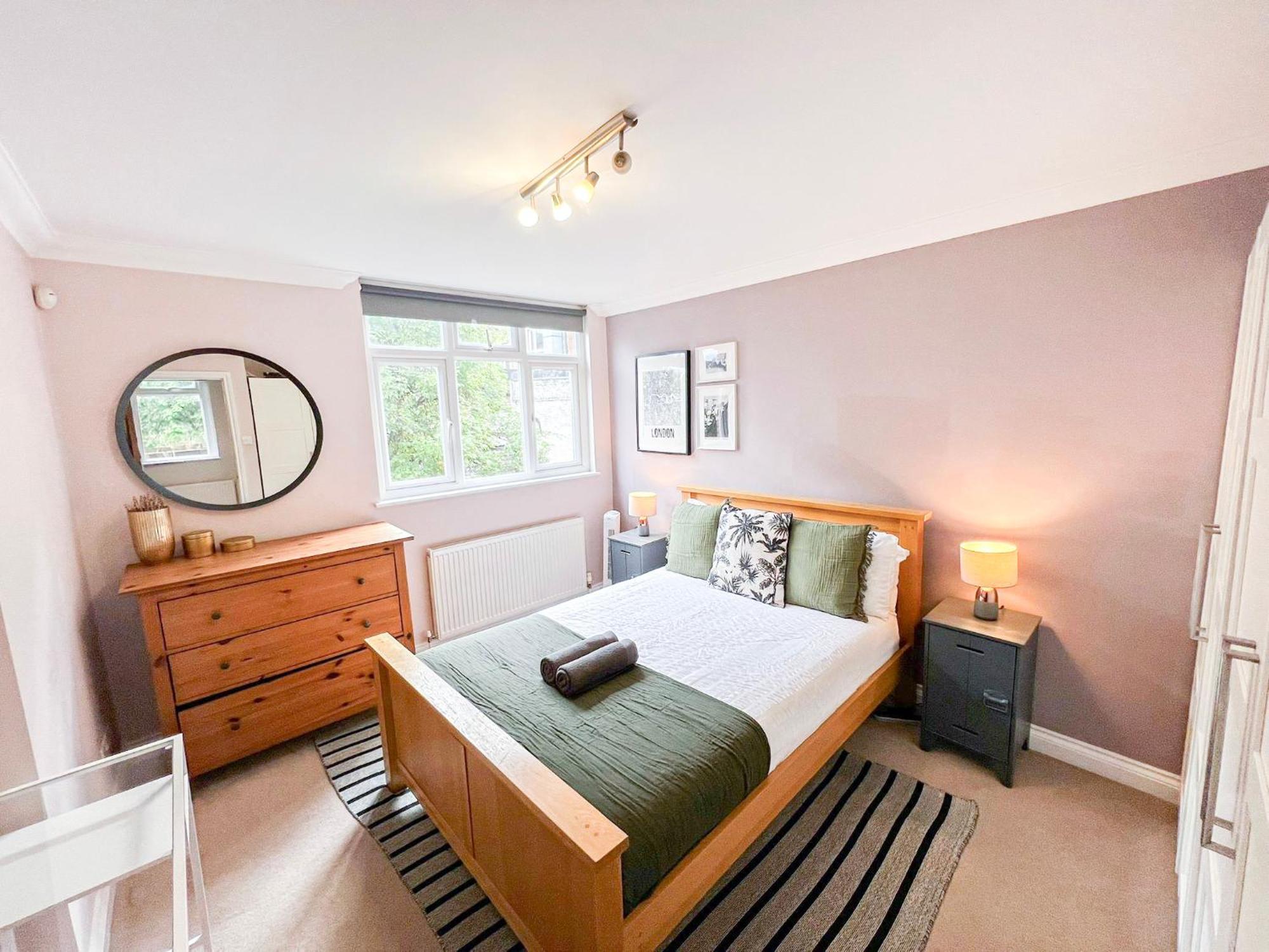 Lovely 4 Bedroom Flat With Ample Garden In Brondesbury, Kilburn
