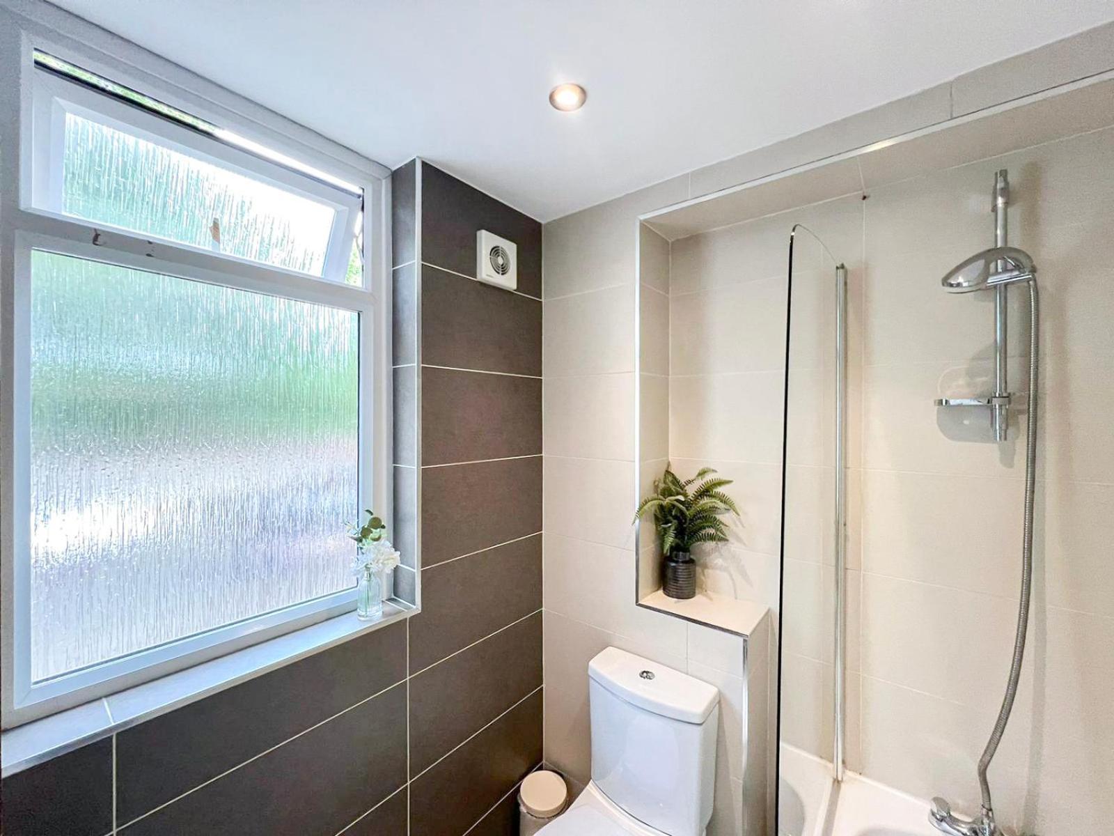 Apartment Lovely 4 Bedroom Flat With Ample Garden In Brondesbury, Kilburn *