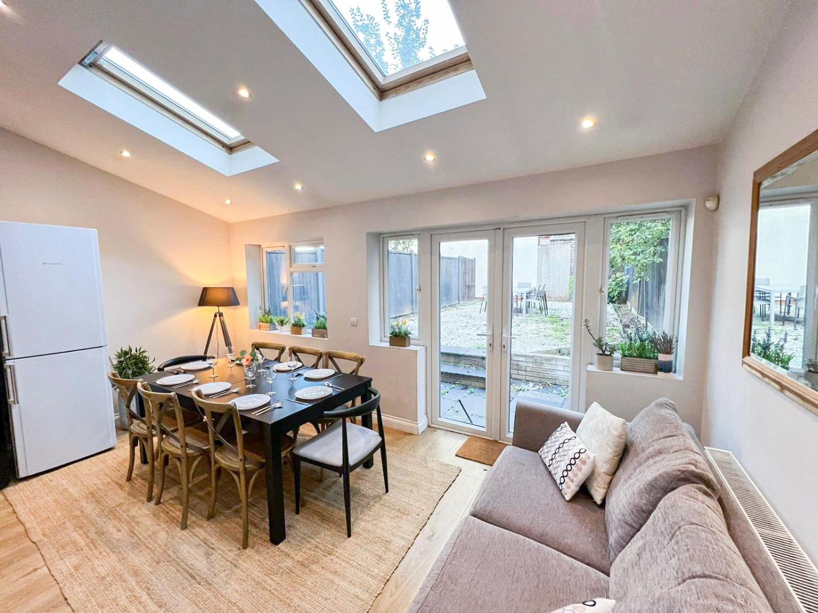 Lovely 4 Bedroom Flat With Ample Garden In Brondesbury, Kilburn Apartment London