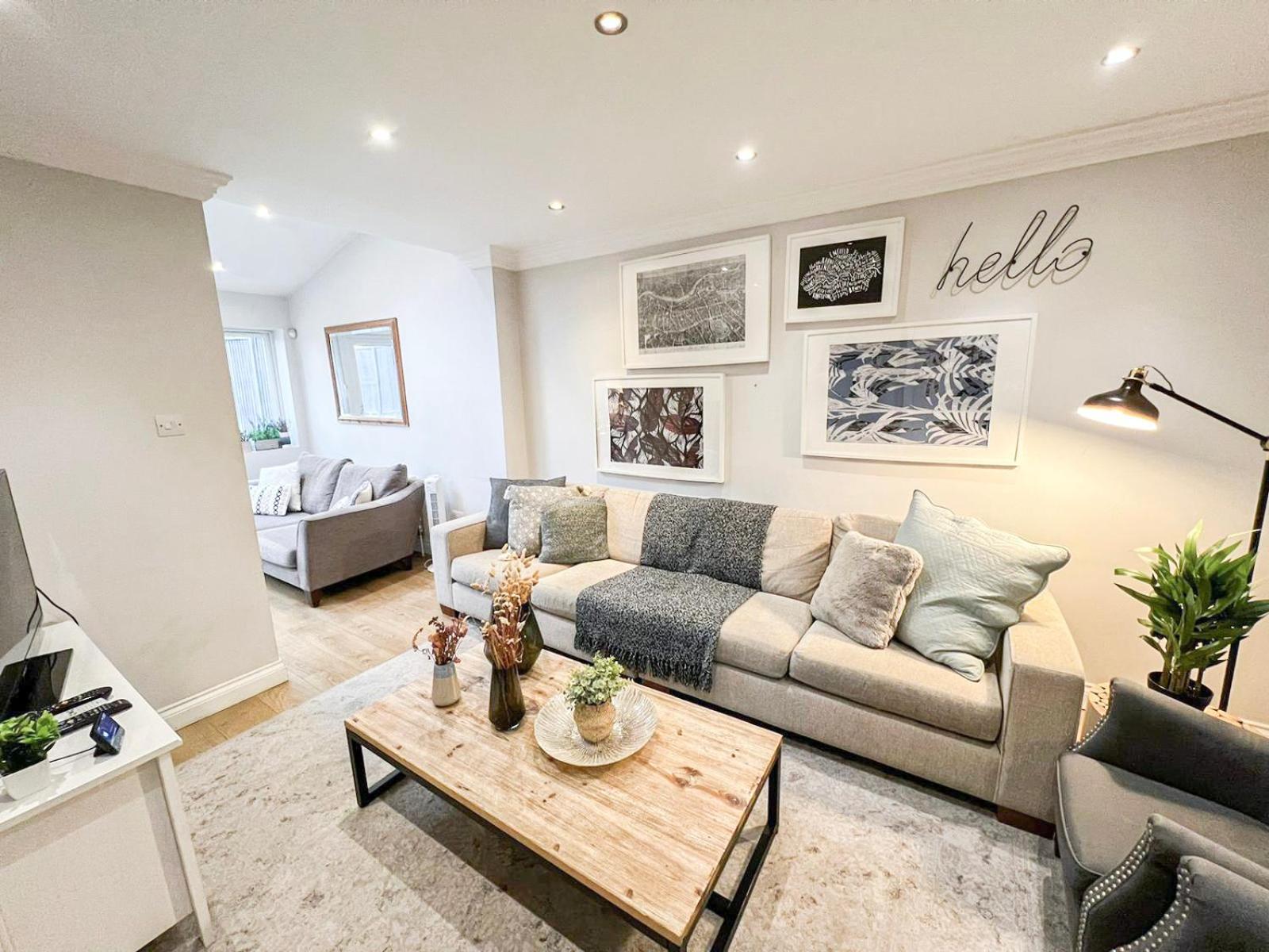 Lovely 4 Bedroom Flat With Ample Garden In Brondesbury, Kilburn Apartment London
