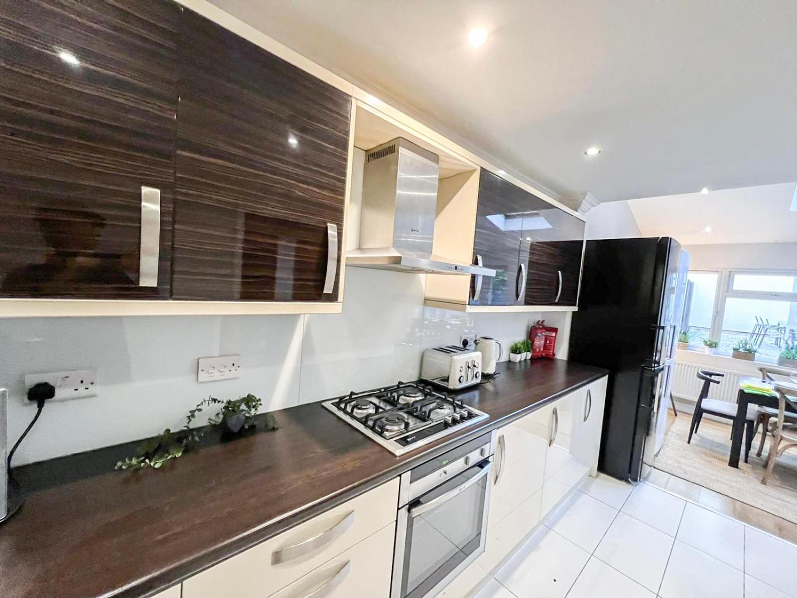 Apartment Lovely 4 Bedroom Flat With Ample Garden In Brondesbury, Kilburn London