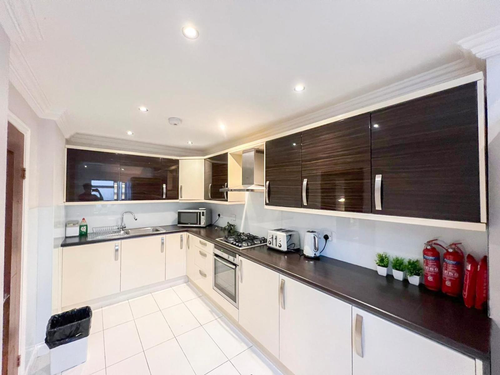 Lovely 4 Bedroom Flat With Ample Garden In Brondesbury, Kilburn London