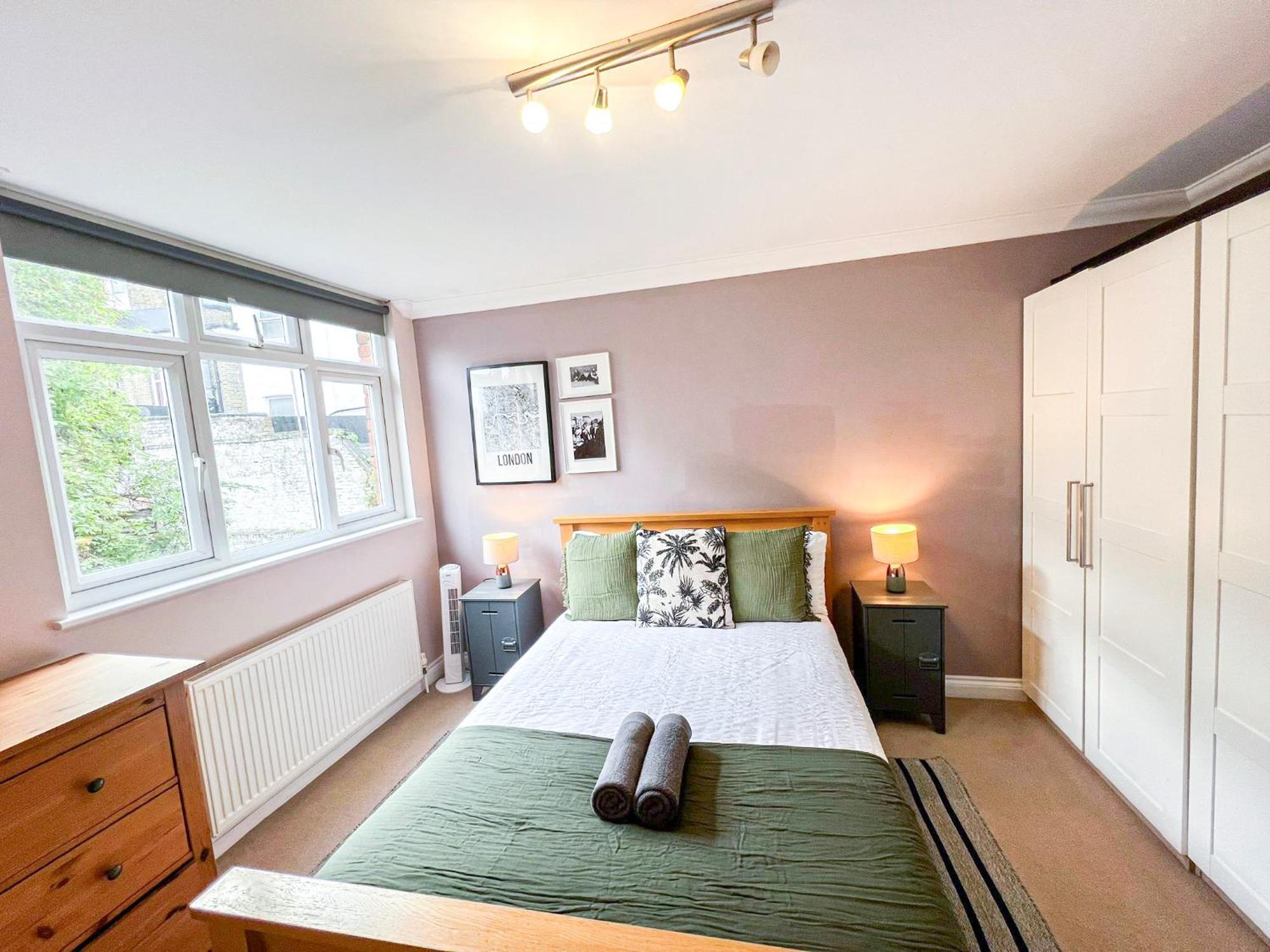 Apartment Lovely 4 Bedroom Flat With Ample Garden In Brondesbury, Kilburn London