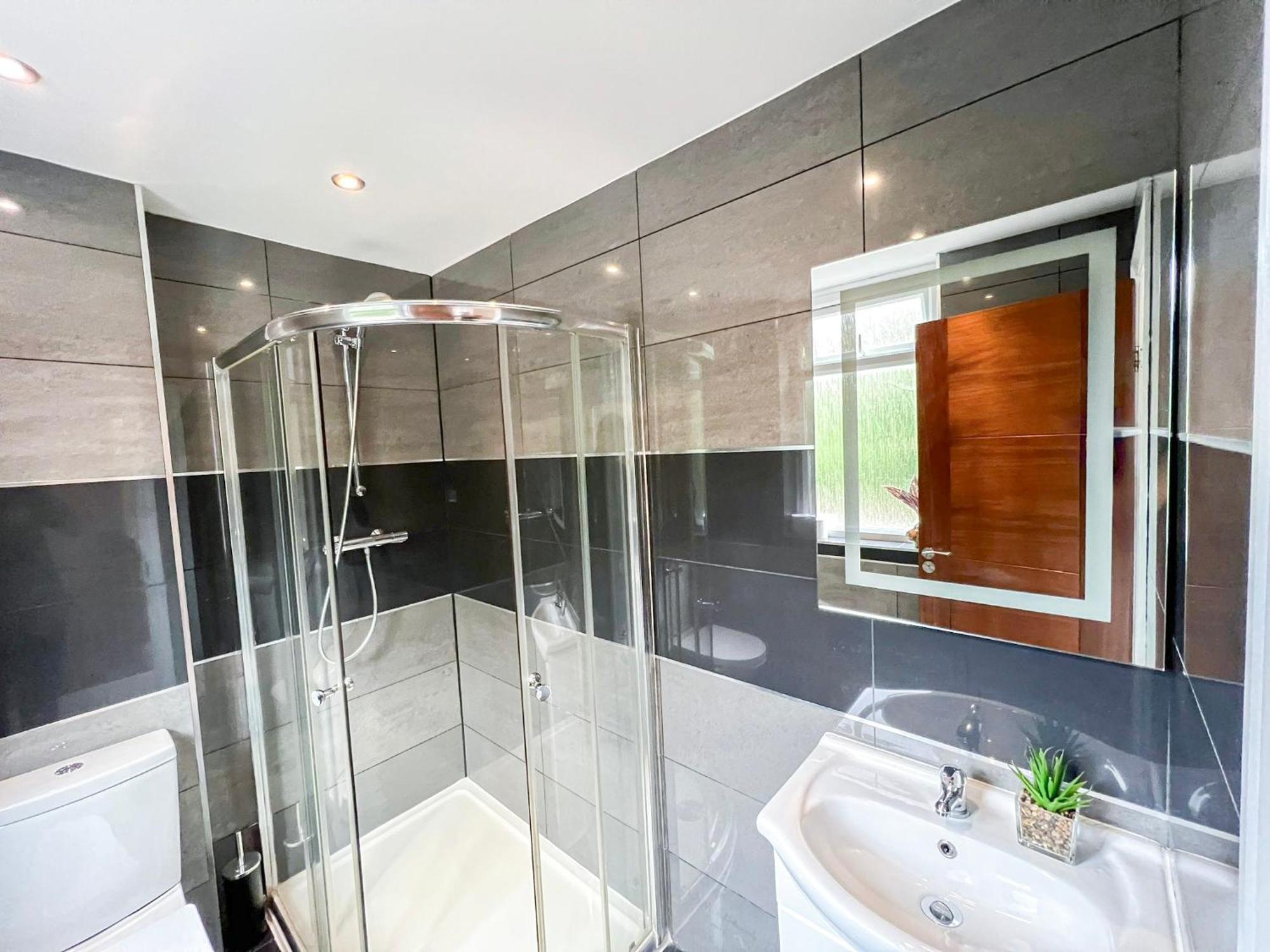 Apartment Lovely 4 Bedroom Flat With Ample Garden In Brondesbury, Kilburn *