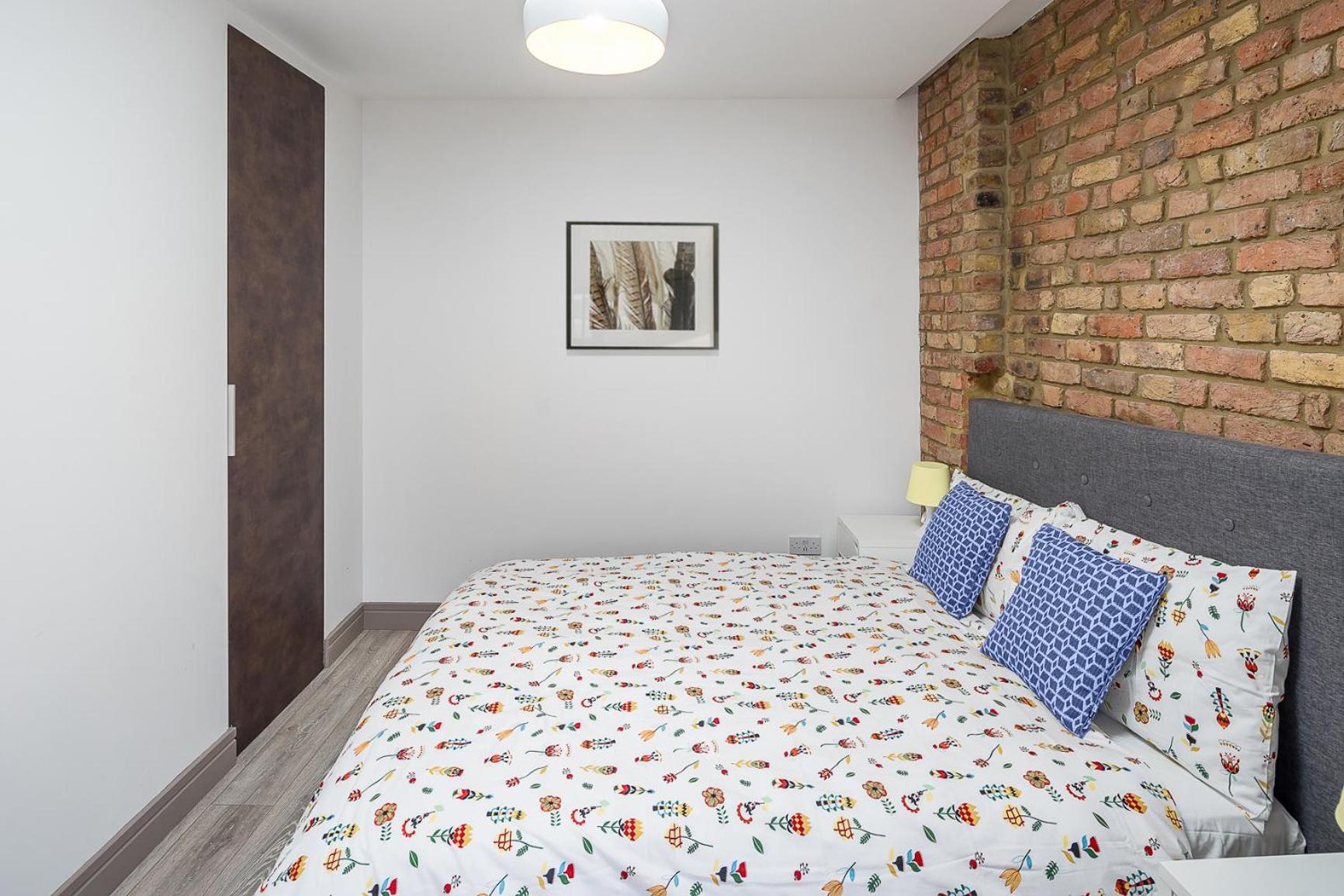 Stylish Modern In Nw6 * London
