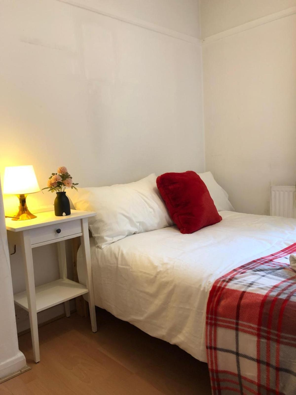 Comfy Private Bedrooms Near O2 Forum Kentish Town, Camden Habitación en casa particular