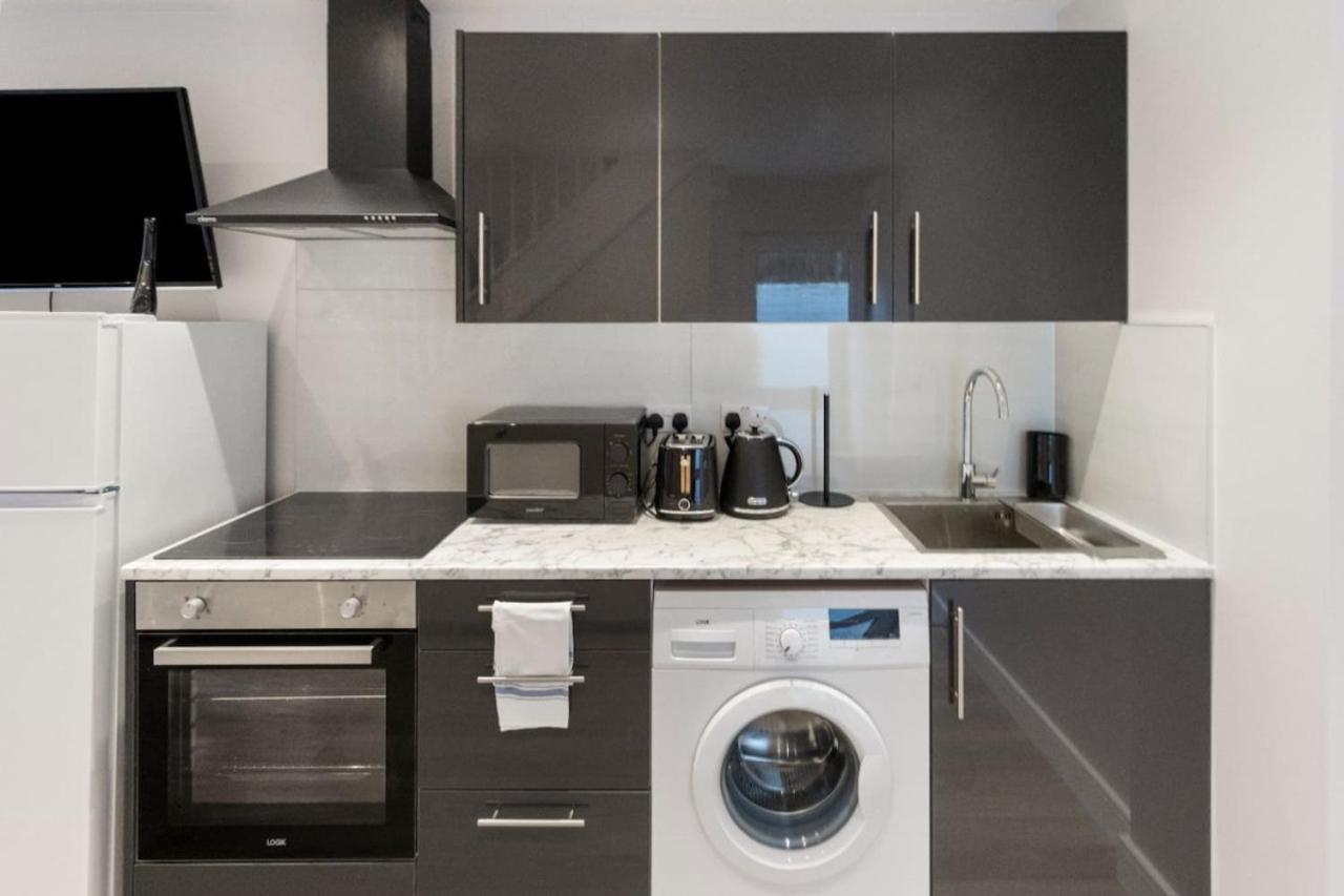 1 Bedroom House In An Affluent Part Of Apartment *
