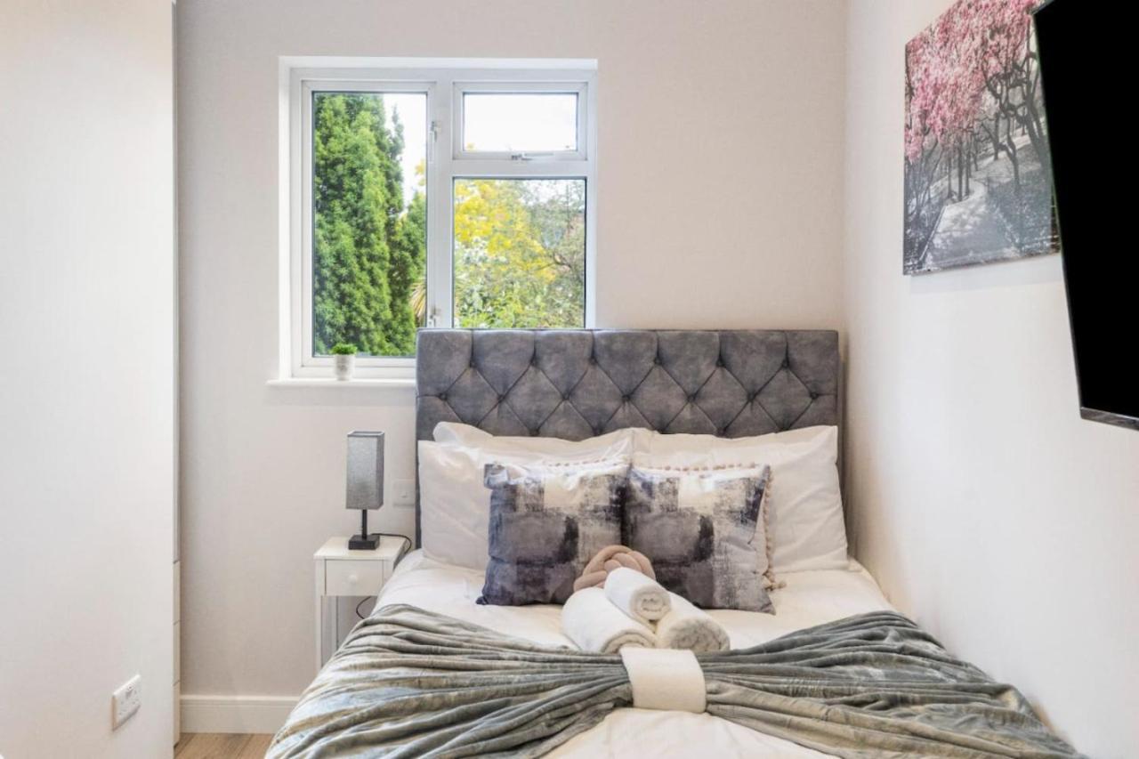 1 Bedroom House In An Affluent Part Of Apartment *