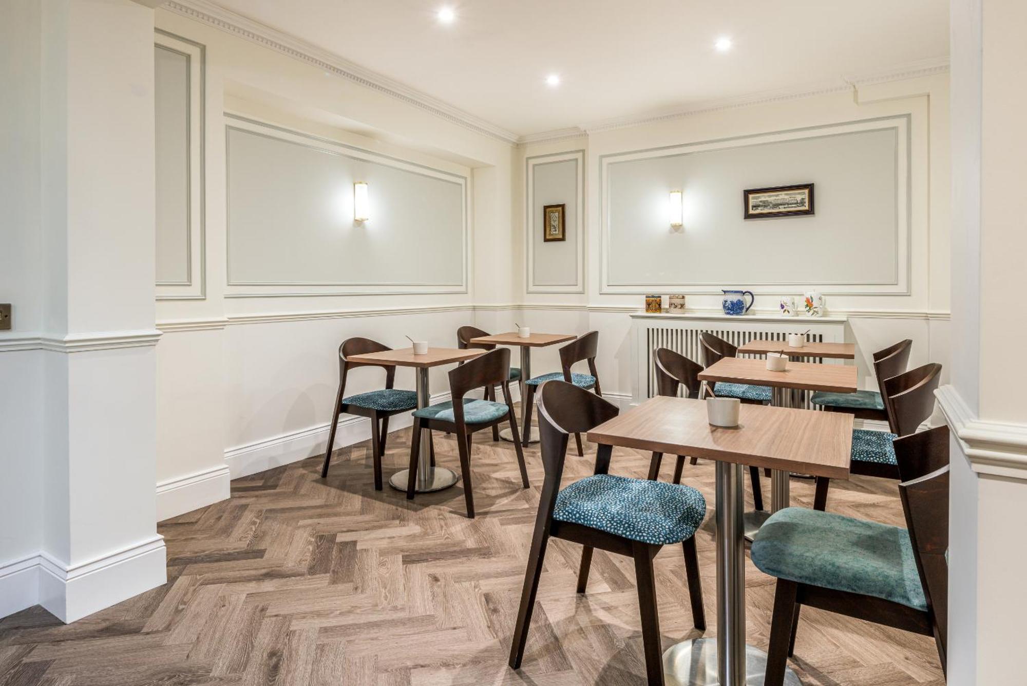 Hotel Princes Square 4*