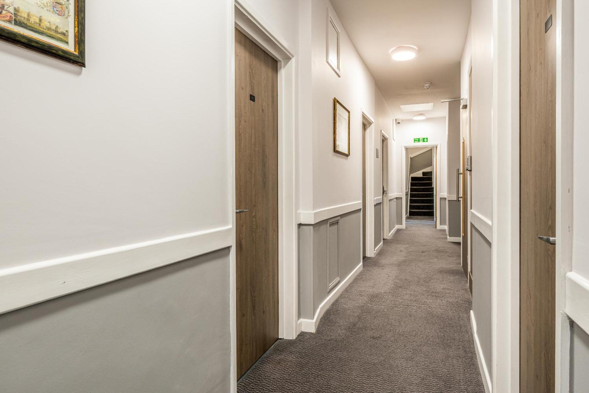 Princes Square 4*