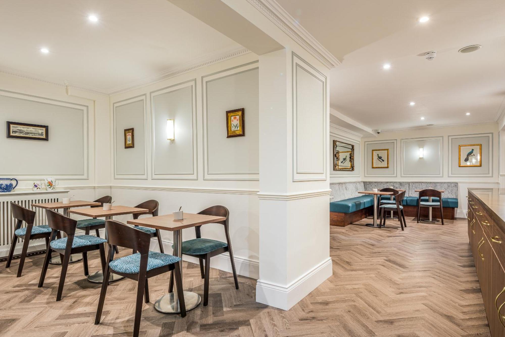 Princes Square Hotel
