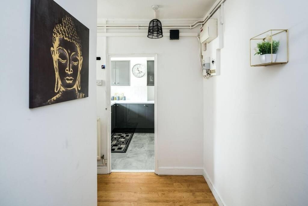 Leilighet Cosy 3bd For 6 / 6 Beds London