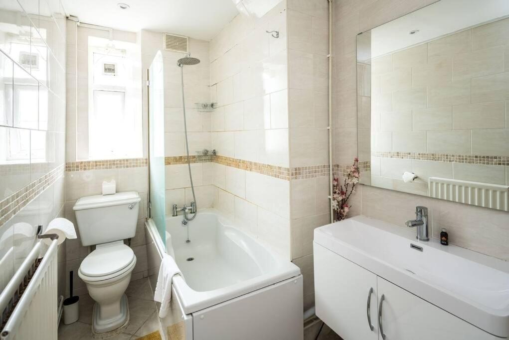 Leilighet Cosy 3bd For 6 / 6 Beds London