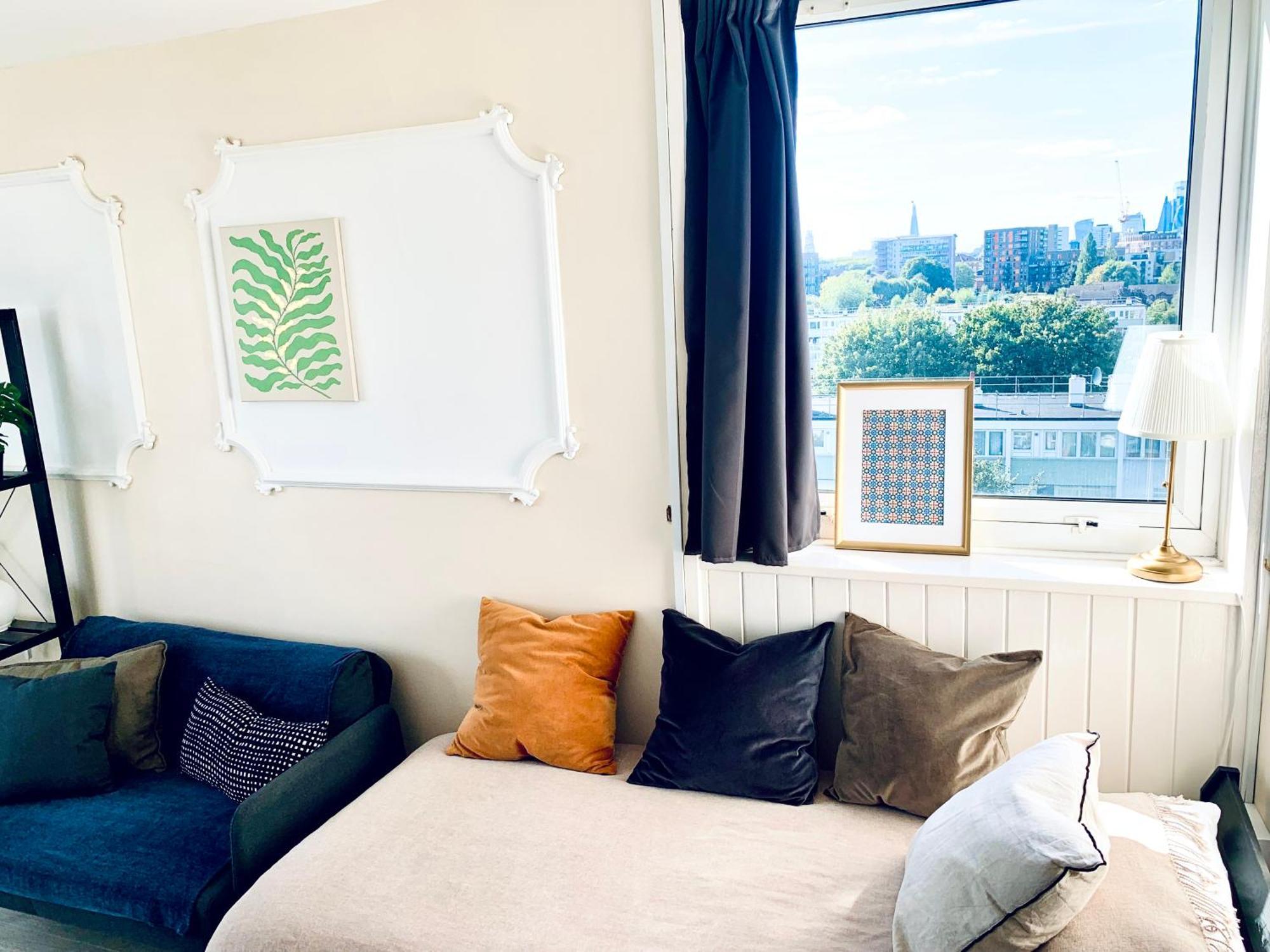 Poplar - Sleep 4-5 - Ideal For Business Travellers & Contractors - Near Canary Wharf And Dlr Station - Parking Tickets Available On Request Apartment *