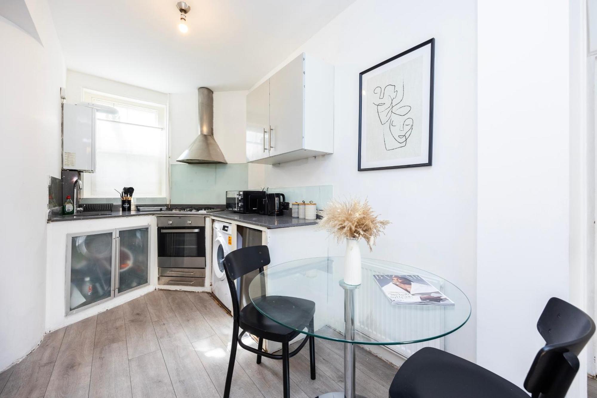 Cozy 2 Bedroom Near Old Street Station London