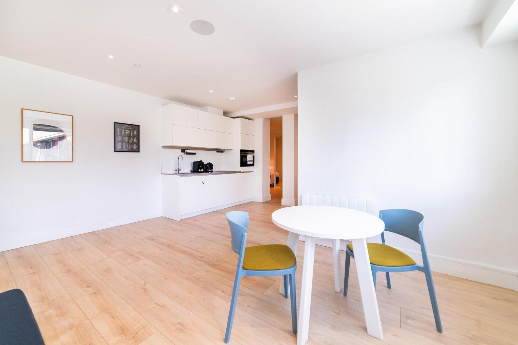 Stylish Retreats On Olympic Way Appartement Londen