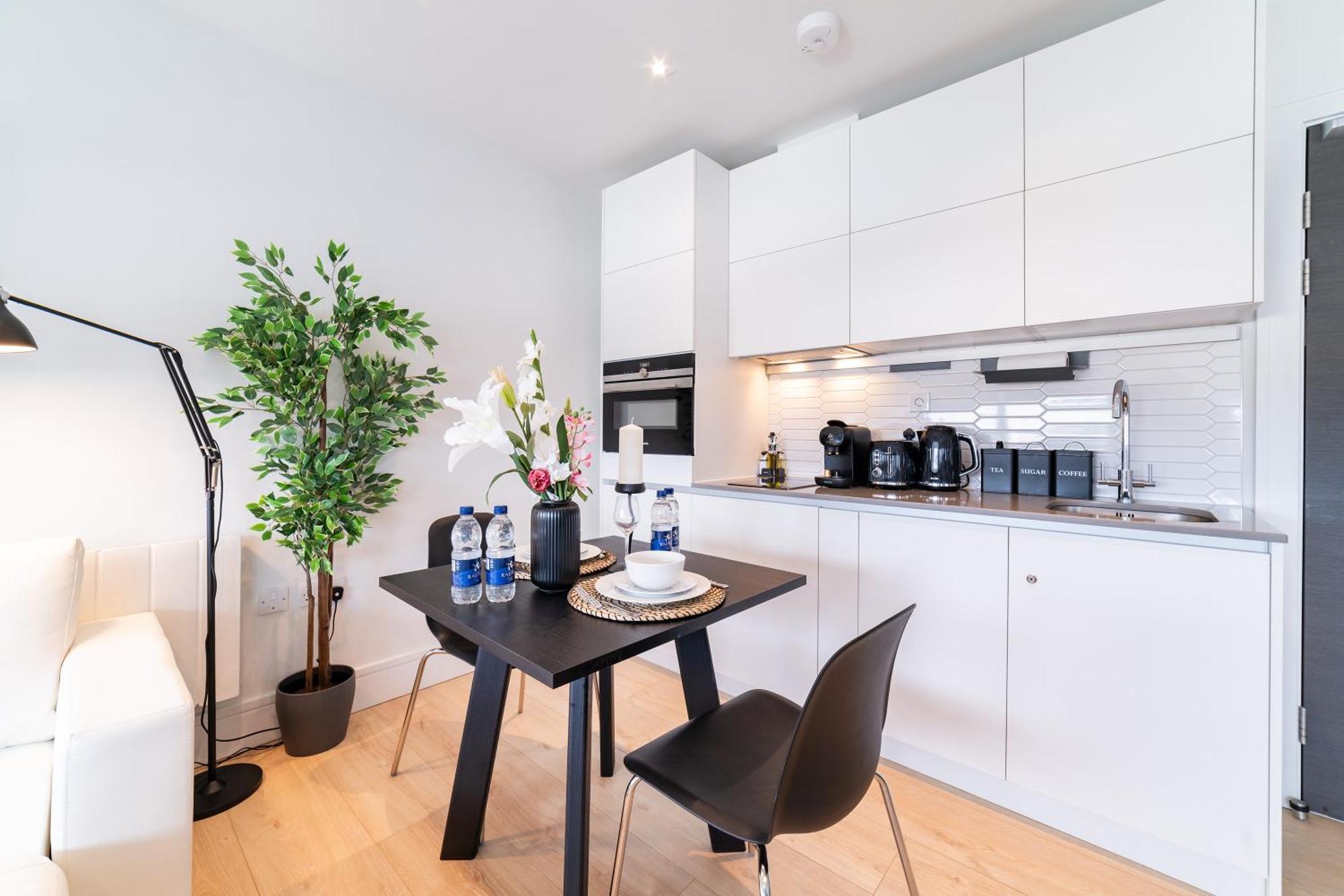 Appartement Stylish Retreats On Olympic Way Londen