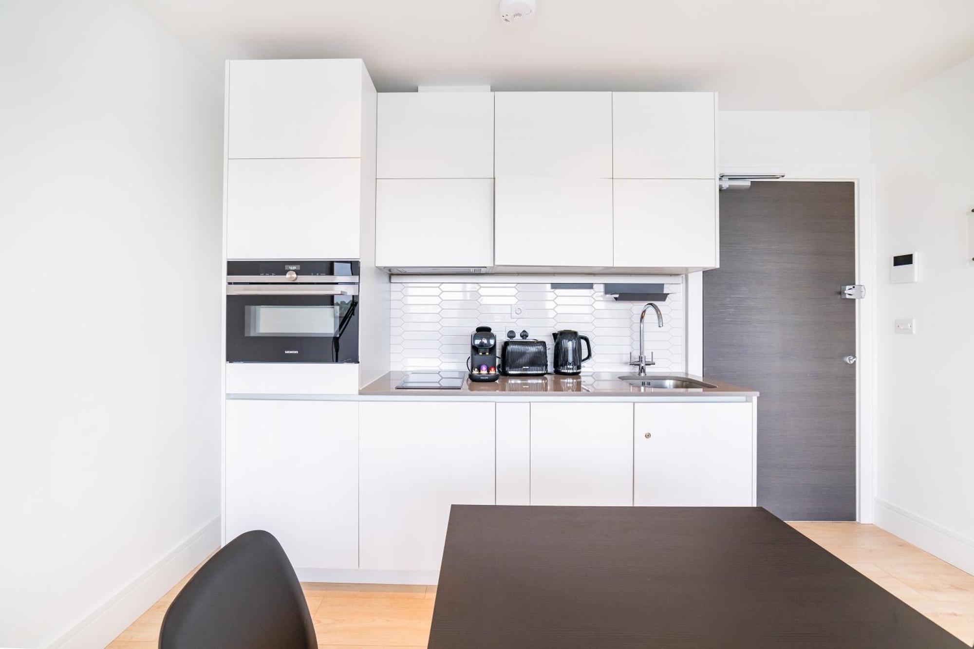 Stylish Retreats On Olympic Way Appartement Londen