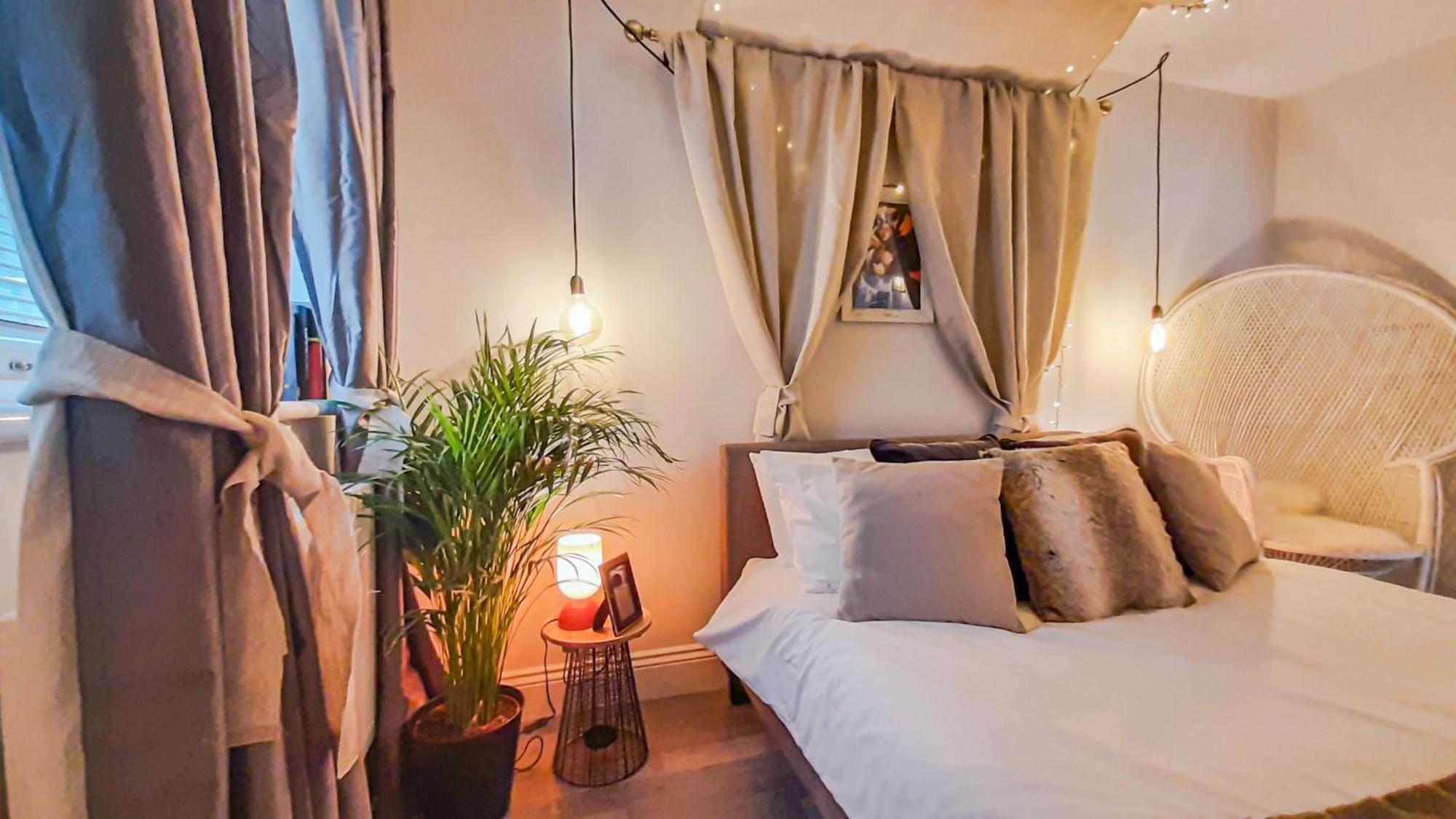 Stunning 2 Bedrooms Apartment *