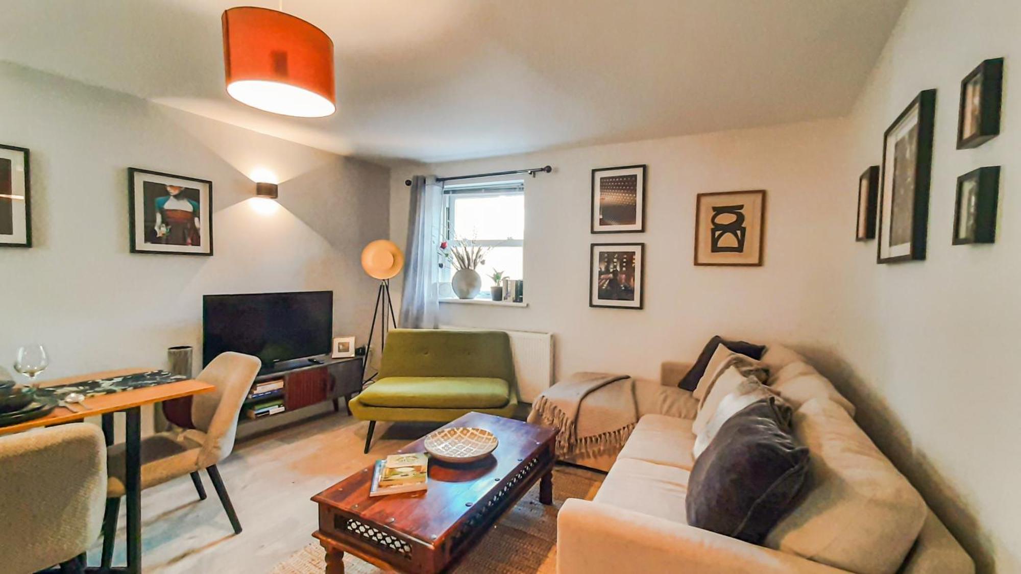 Stunning 2 Bedrooms Apartment