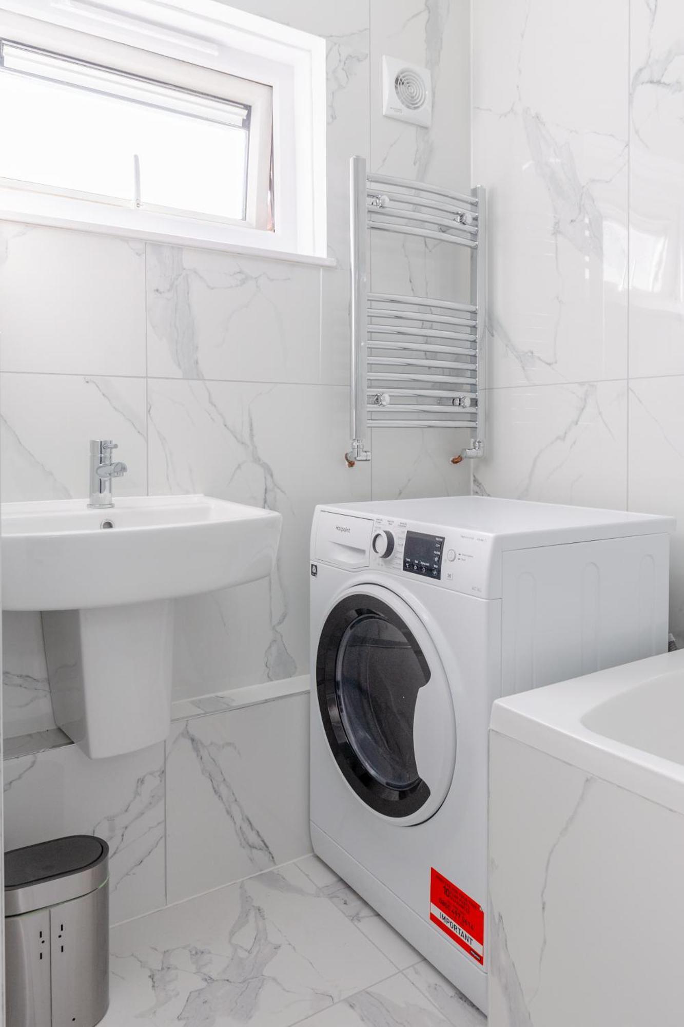 Newly Refurbished 2bd Flat Close To Excel Apartment London