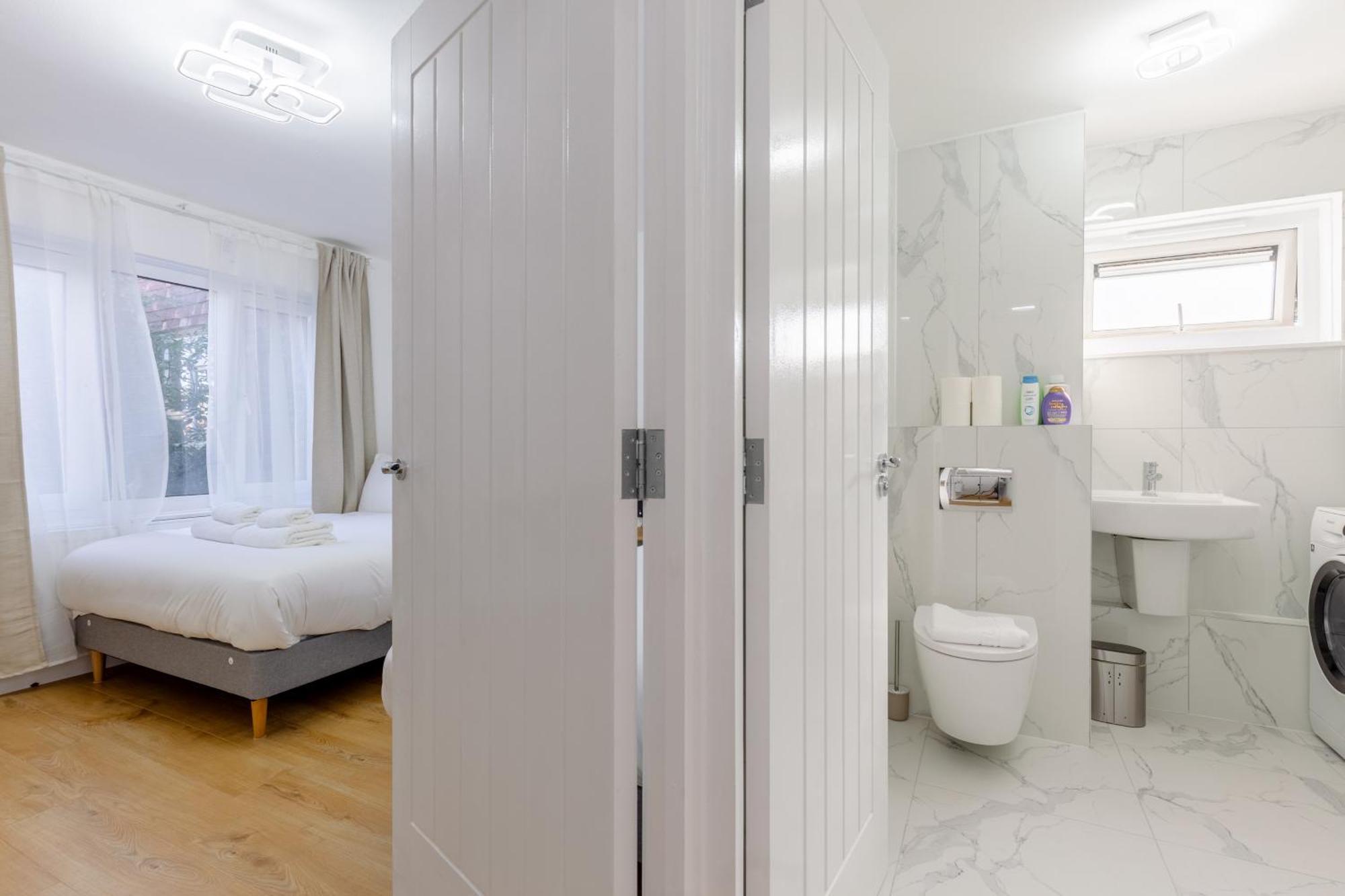 Newly Refurbished 2bd Flat Close To Excel