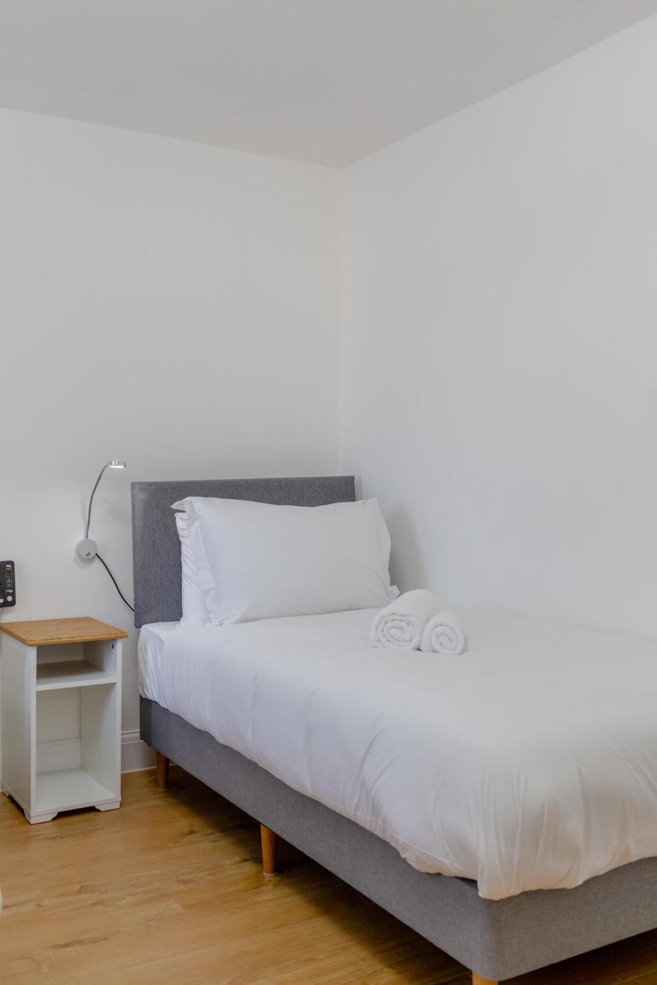 Newly Refurbished 2bd Flat Close To Excel Apartment