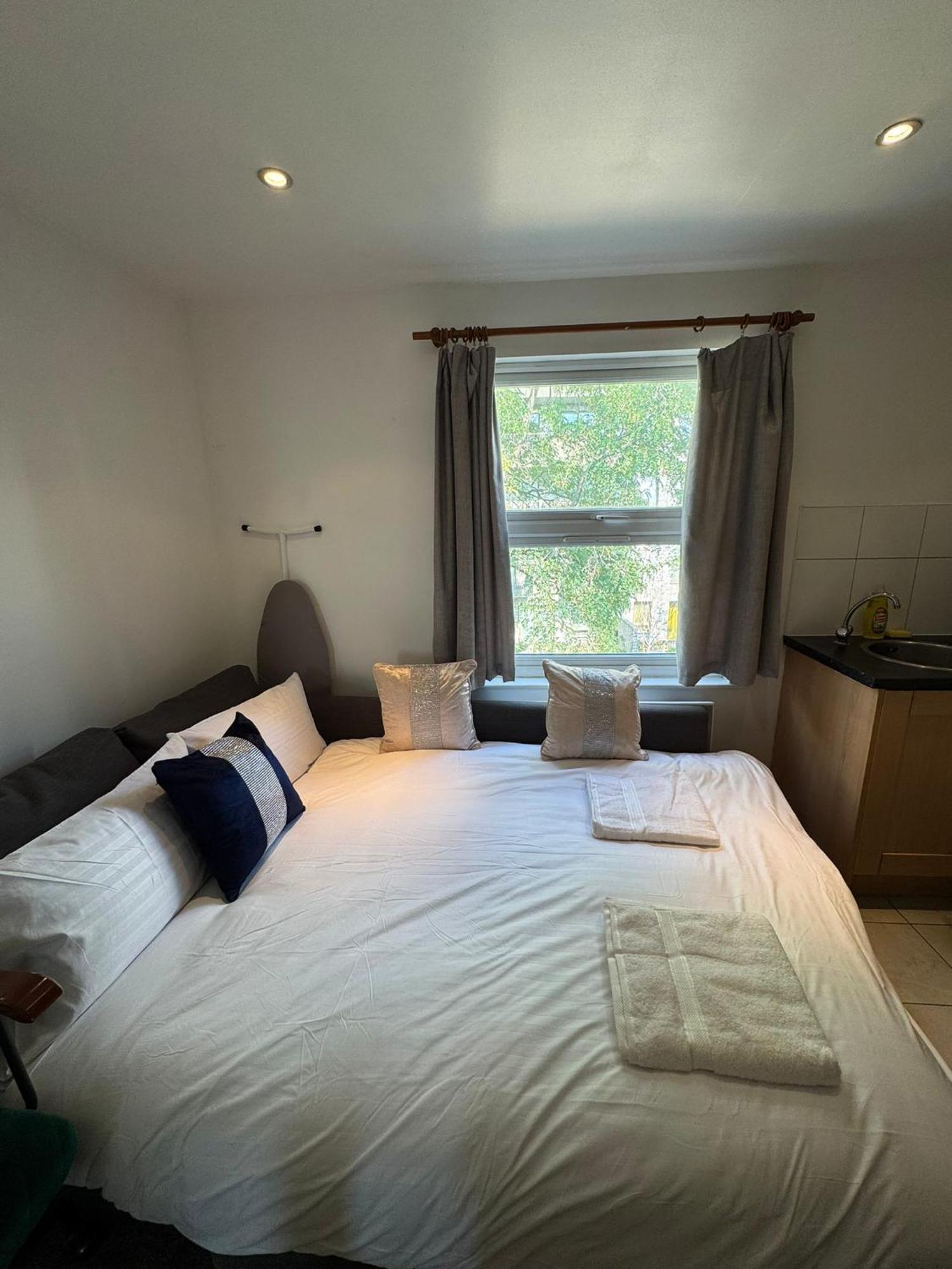 Flat 6 In Acton Appartement *