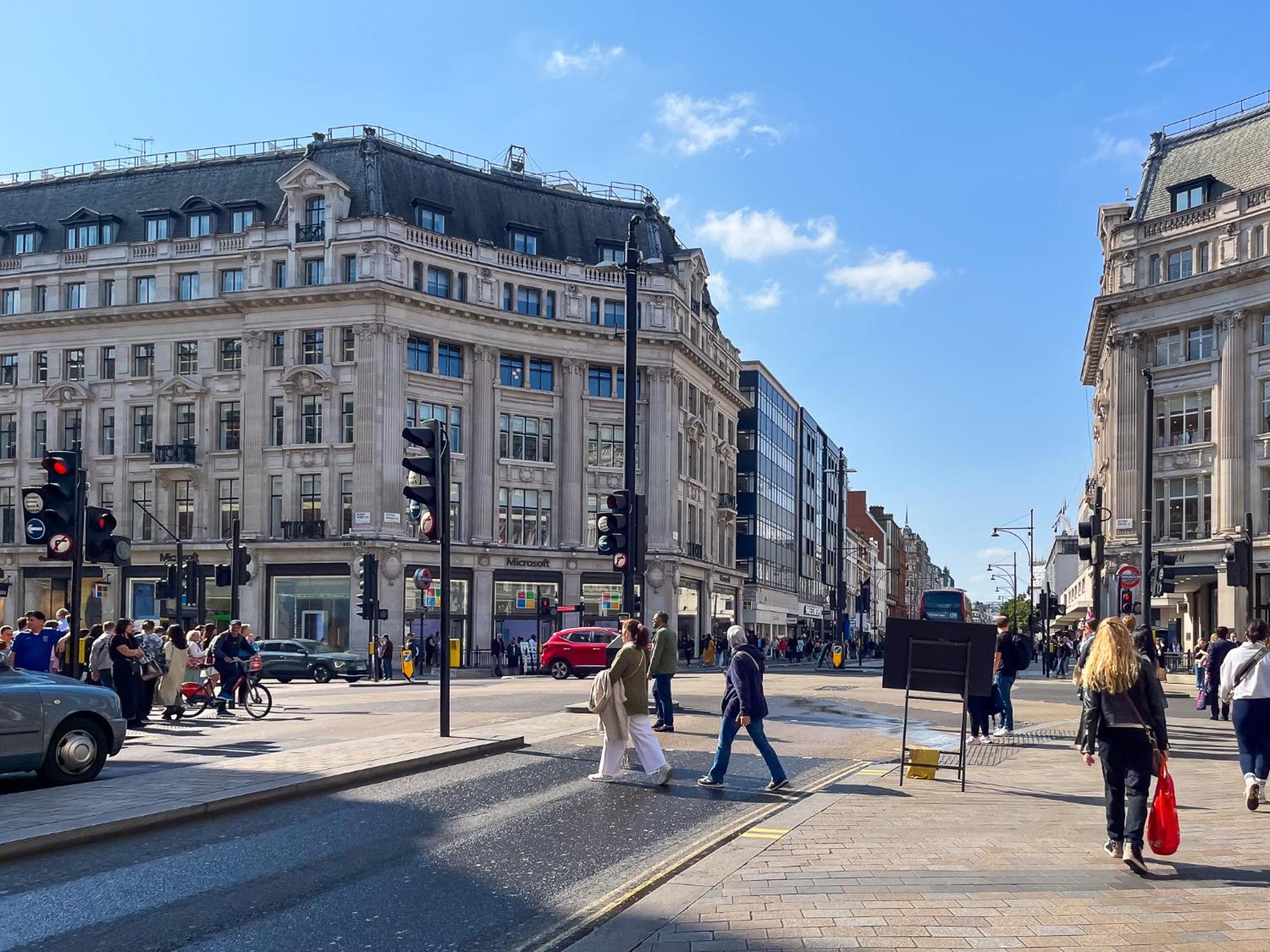 4br 2ba House By Livestay Short Lets & Serviced Near Oxford Circus With 2 Private Patios Ferienhaus