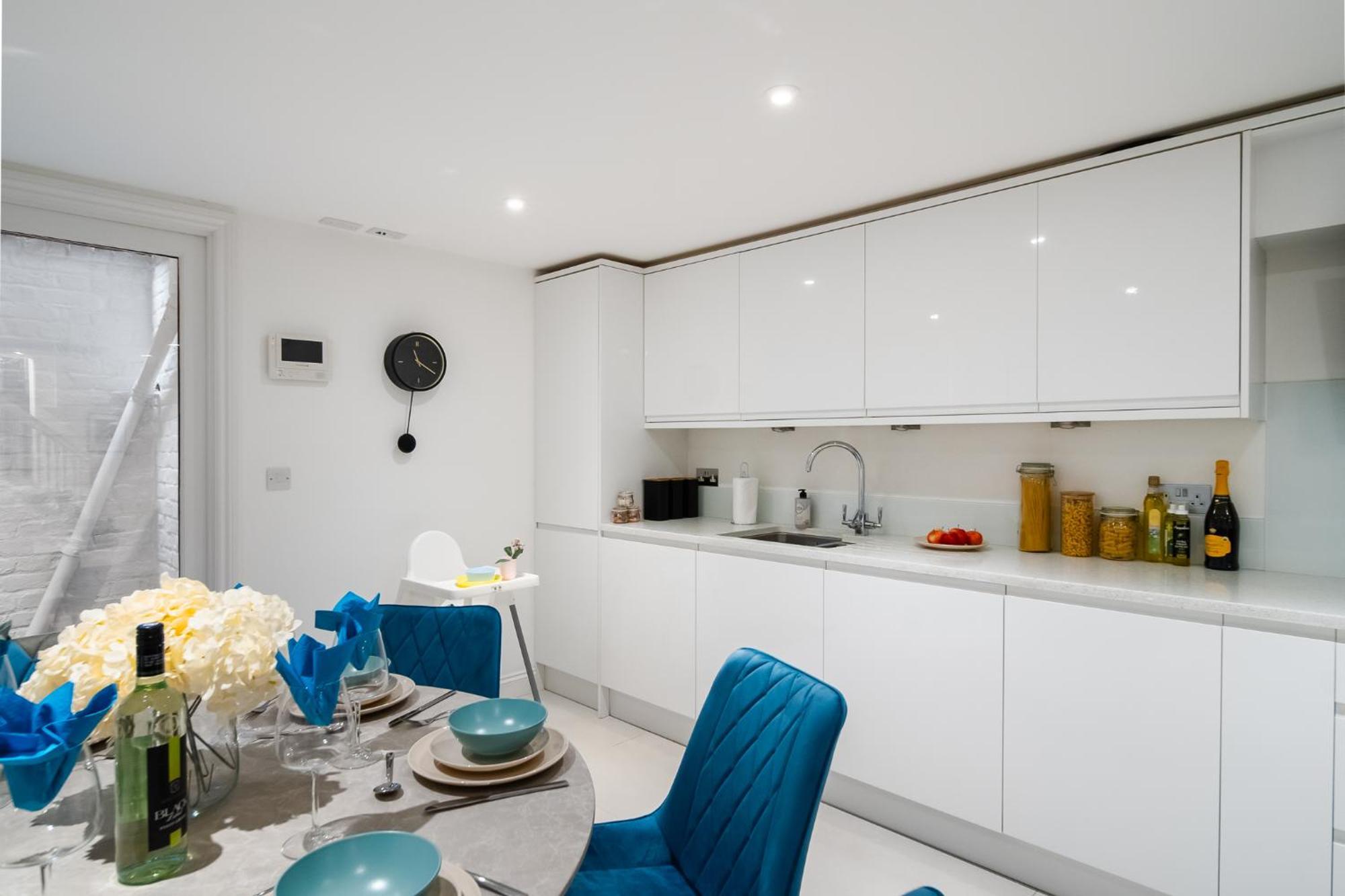 4br 2ba House By Livestay Short Lets & Serviced Near Oxford Circus With 2 Private Patios Ferienhaus