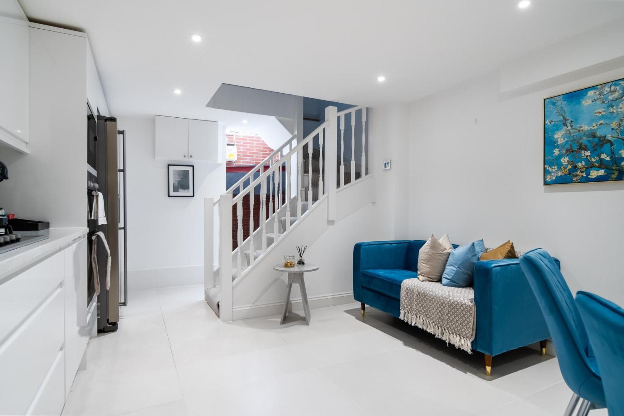 4br 2ba House By Livestay Short Lets & Serviced Near Oxford Circus With 2 Private Patios Ferienhaus London
