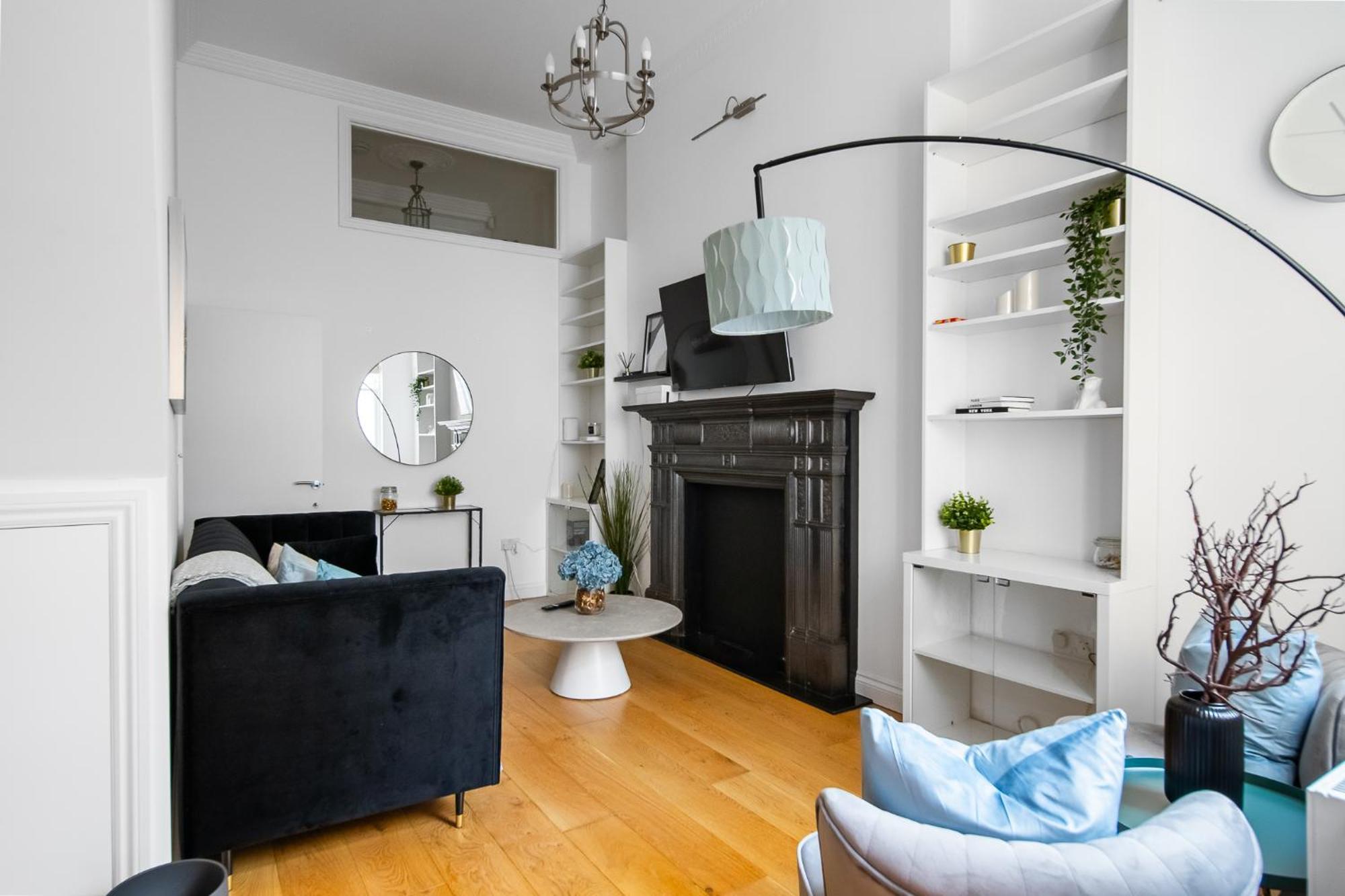 Ferienhaus 4br 2ba House By Livestay Short Lets & Serviced Near Oxford Circus With 2 Private Patios *