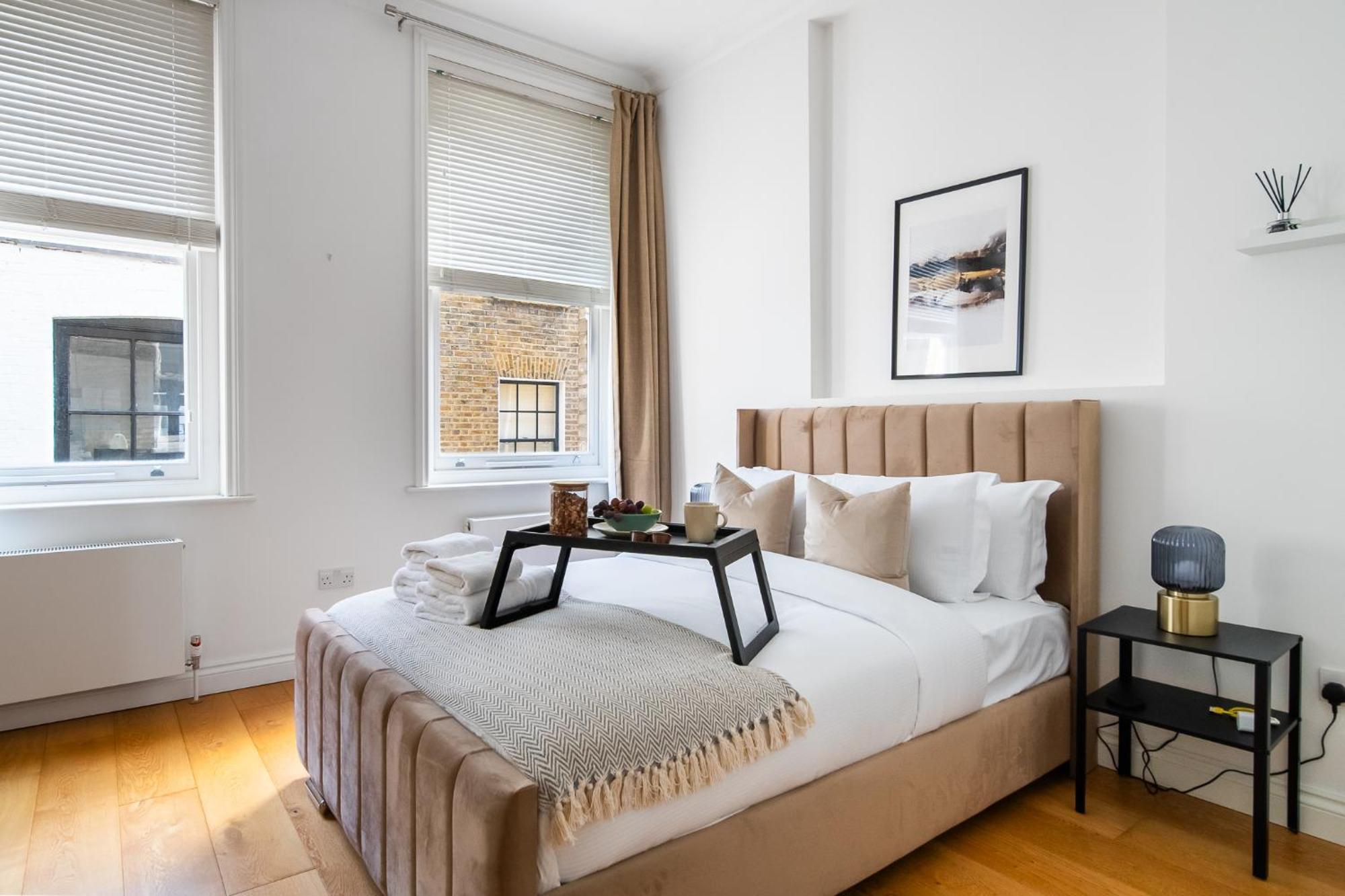 Ferienhaus 4br 2ba House By Livestay Short Lets & Serviced Near Oxford Circus With 2 Private Patios *