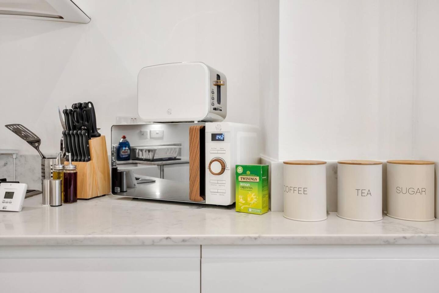 3 Bedroom 2 Bathroom Victorian Flat In Kensington Leilighet *