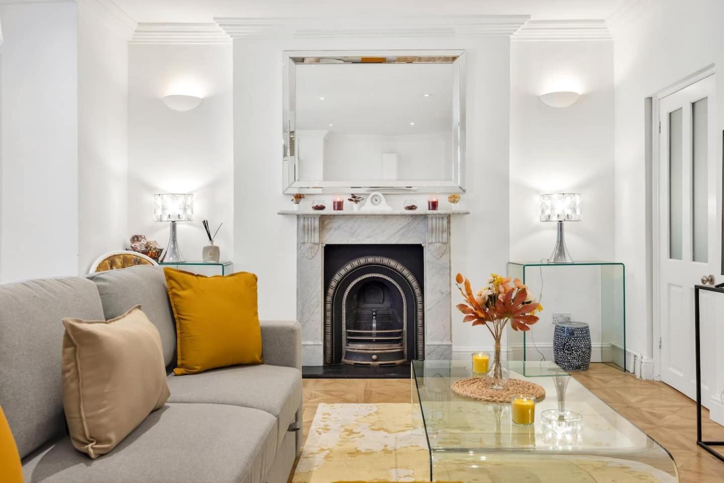 3 Bedroom 2 Bathroom Victorian Flat In Kensington