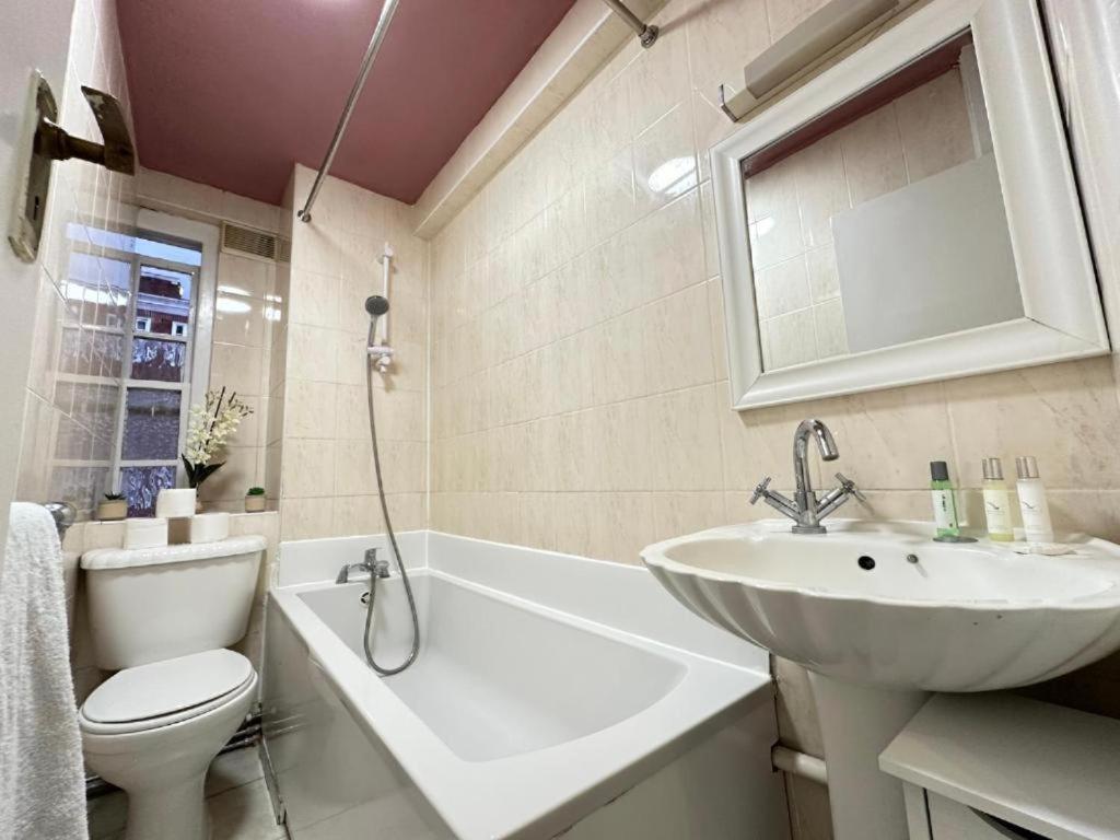 Leilighet Edgware Road Comfortable London