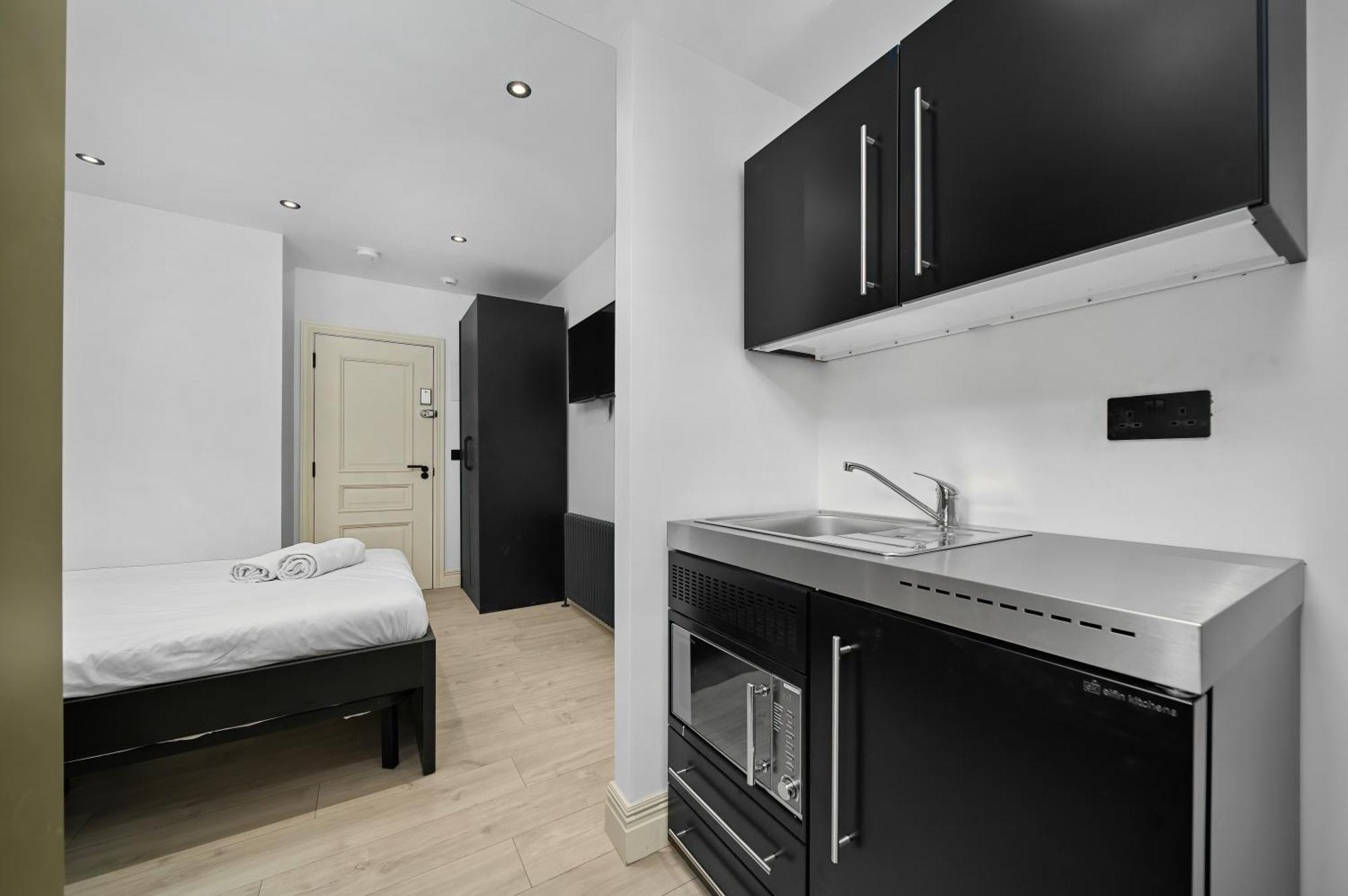 Nine Elms Modern *