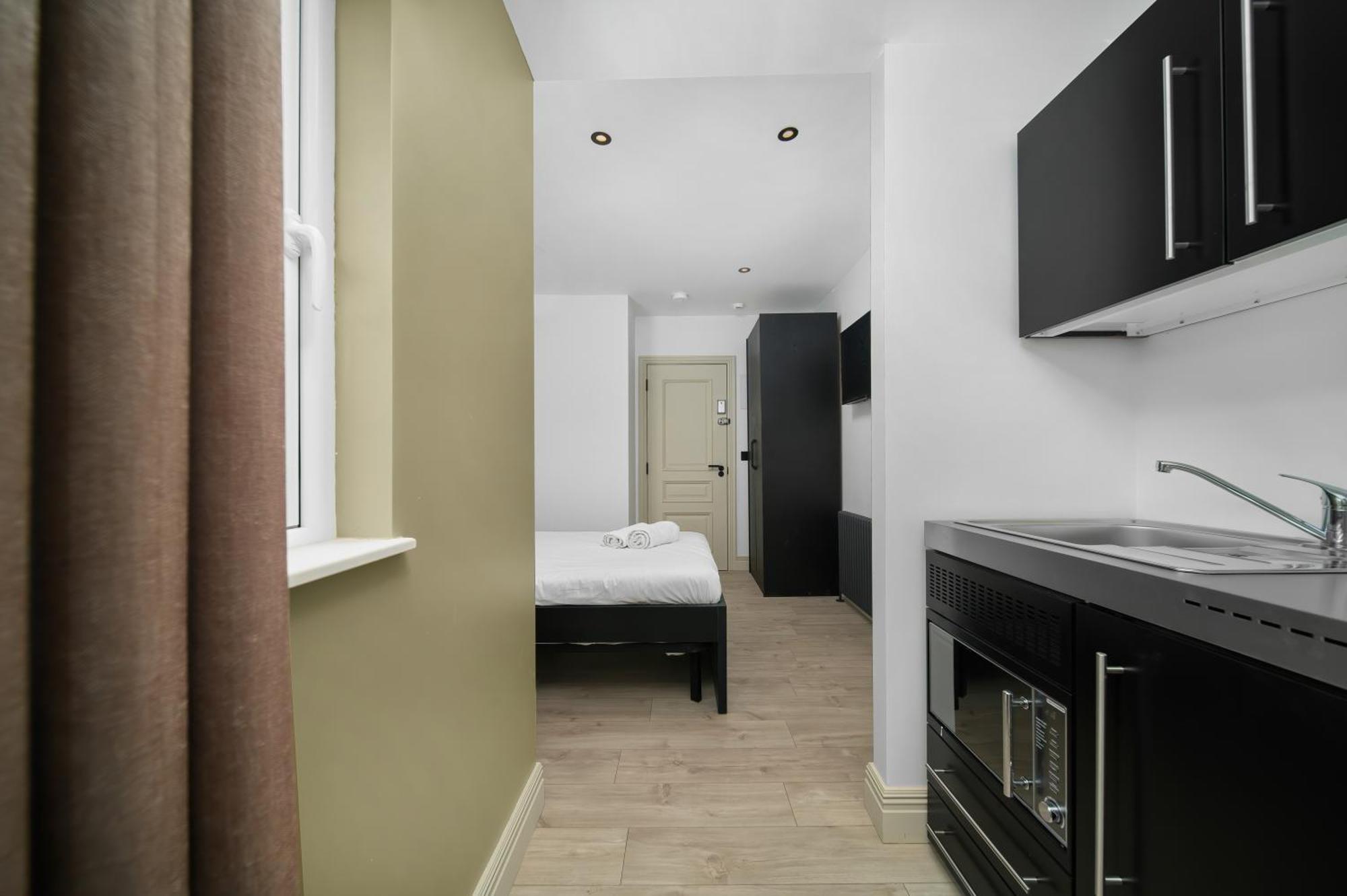 Nine Elms Modern Apartment London