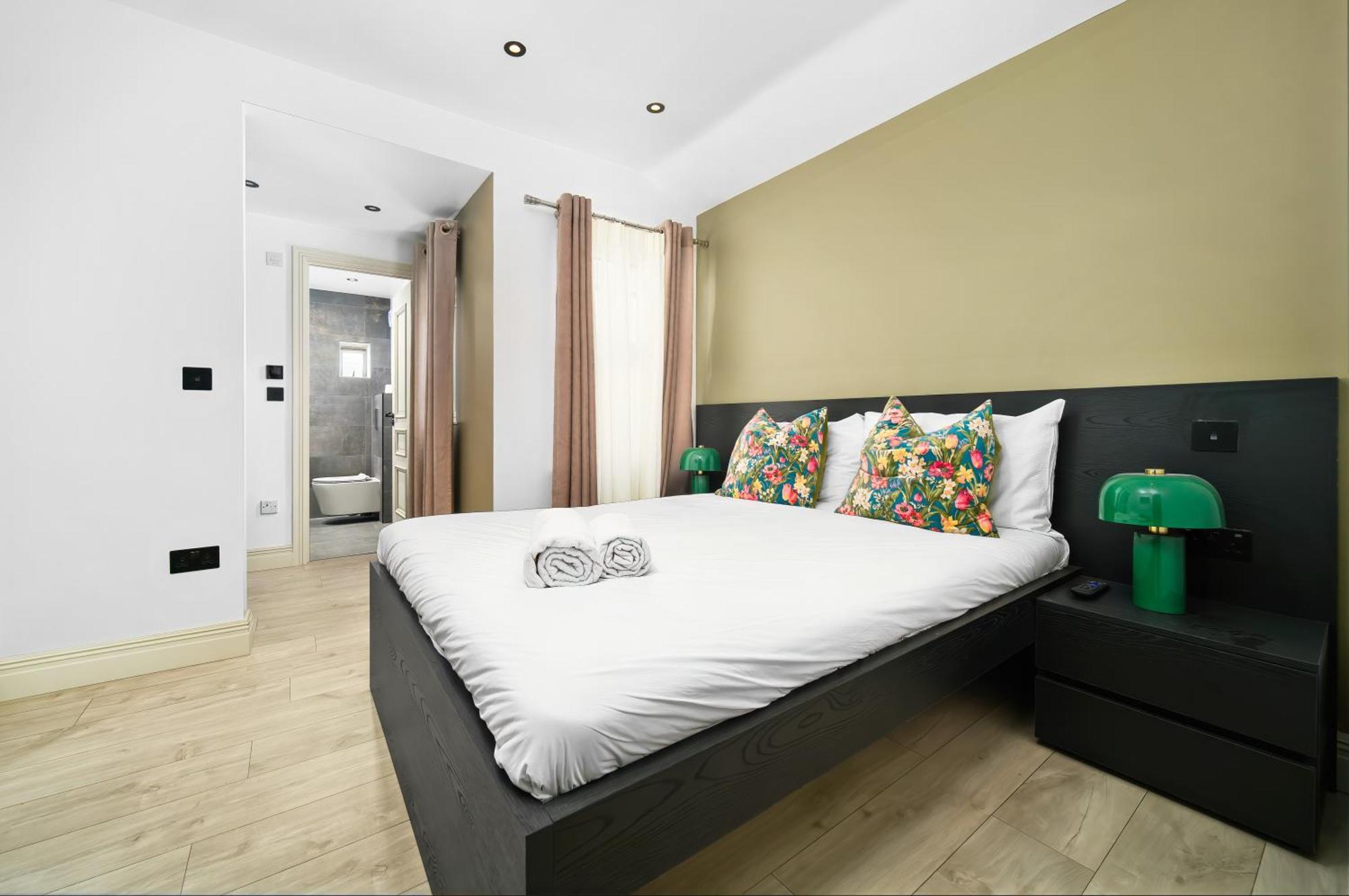 Nine Elms Modern *
