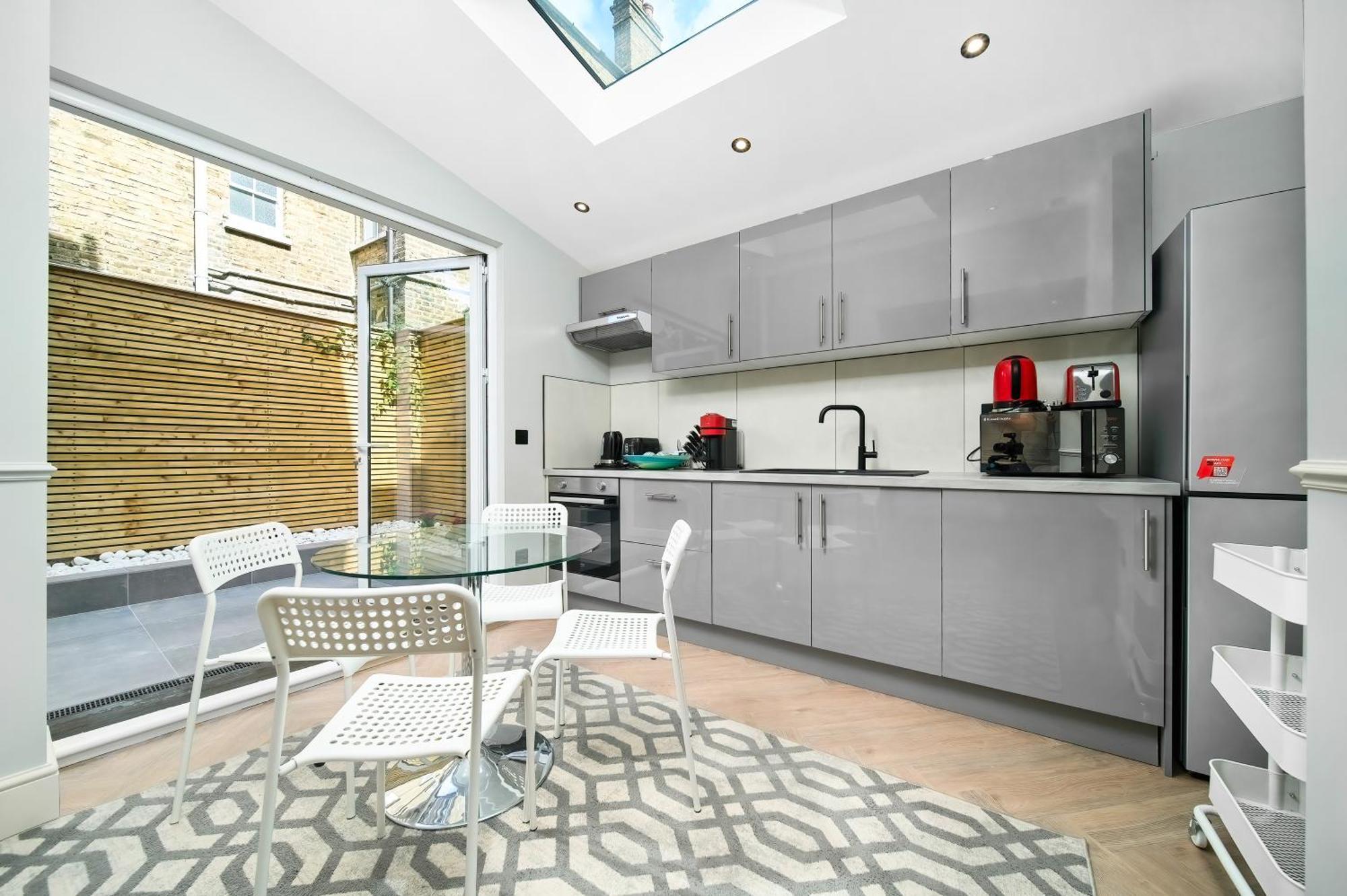 Nine Elms Modern * Londen
