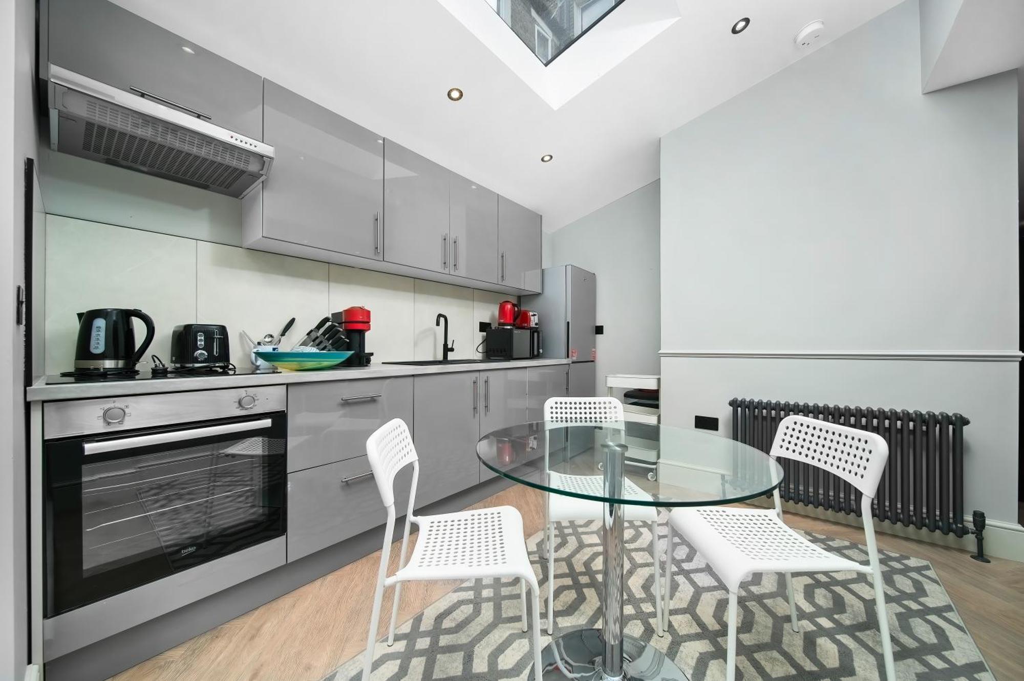 Nine Elms Modern *