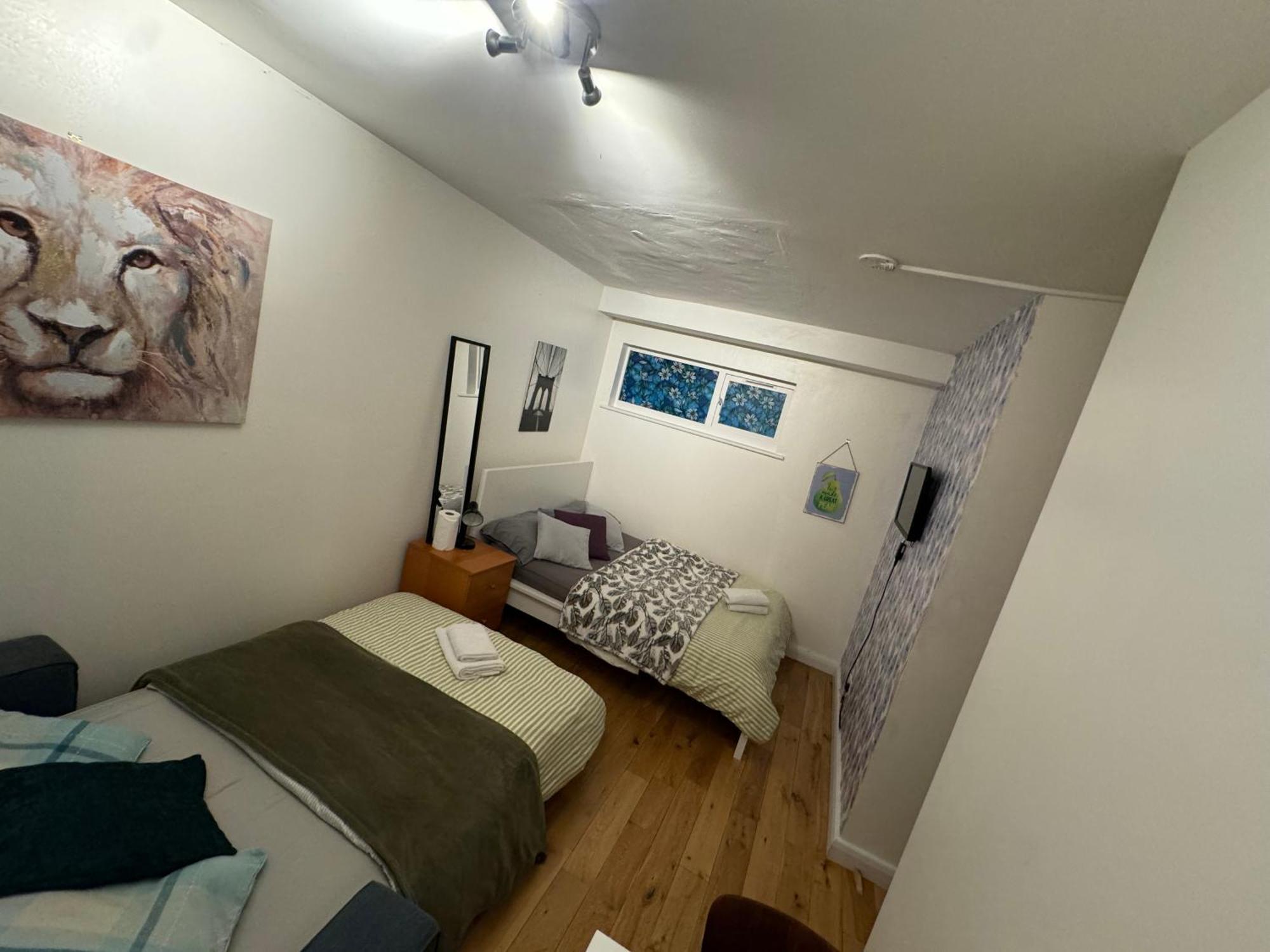 Cozy Rooms Near Central London Guest house *